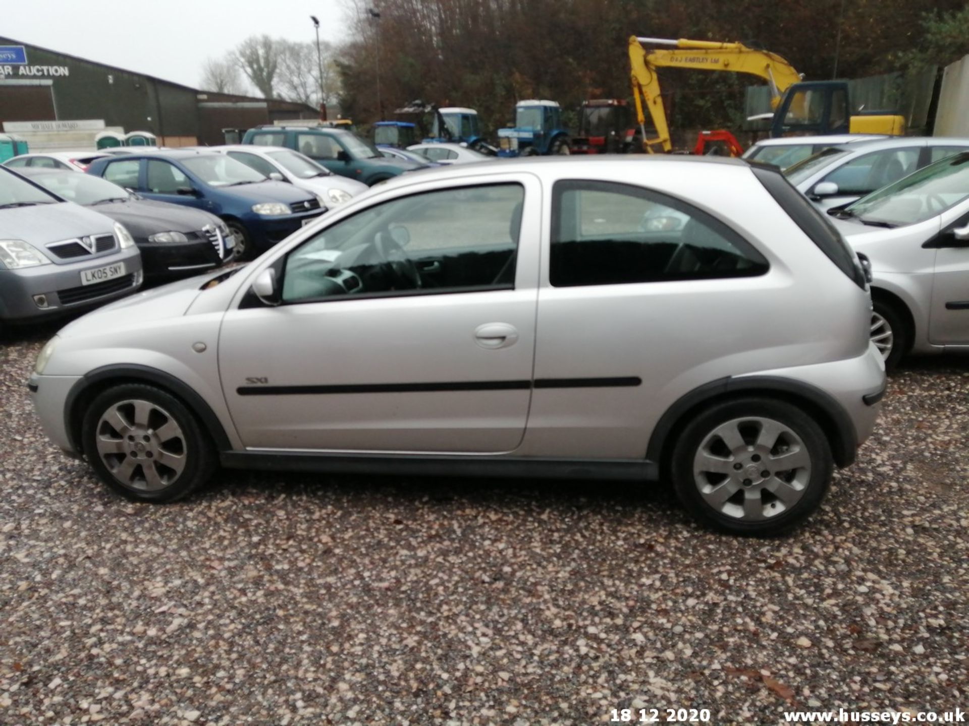 03/53 VAUXHALL CORSA SXI 16V - 1199cc 3dr Hatchback (Silver, 93k) - Image 8 of 10