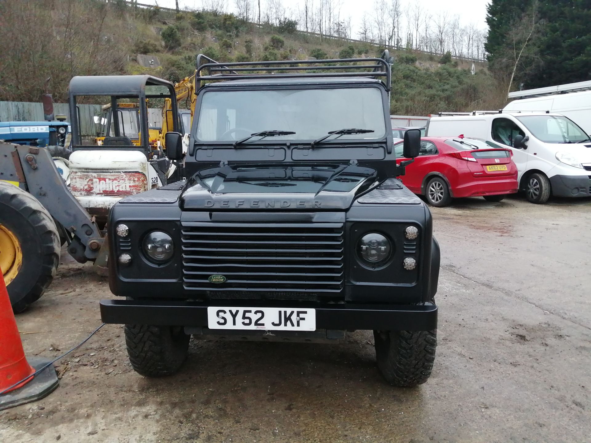 02/52 LAND ROVER DEFENDER 110 TD5 BLACK - 2495cc 5dr 4x4 (Black, 154k)