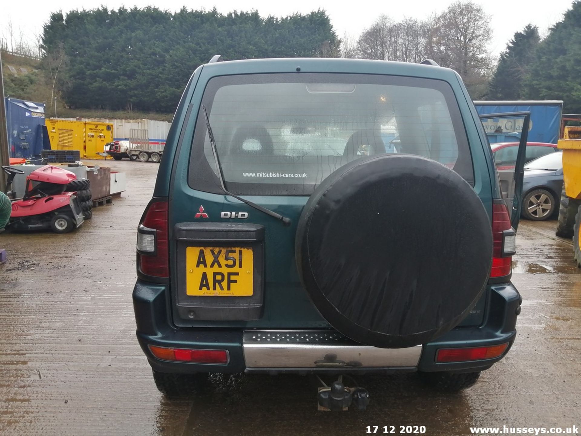 01/51 MITSUBISHI SHOGUN CLASSIC DI-D - 3200cc 3dr Estate (Green, 85k) - Image 8 of 13