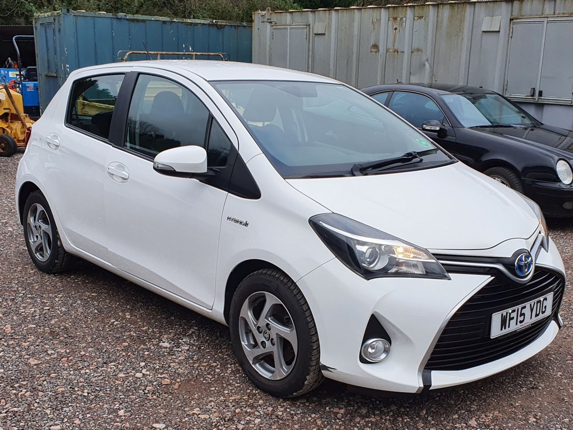 15/15 TOYOTA YARIS HYBRID ICON CVT - 1497cc 5dr Hatchback (White, 28k)