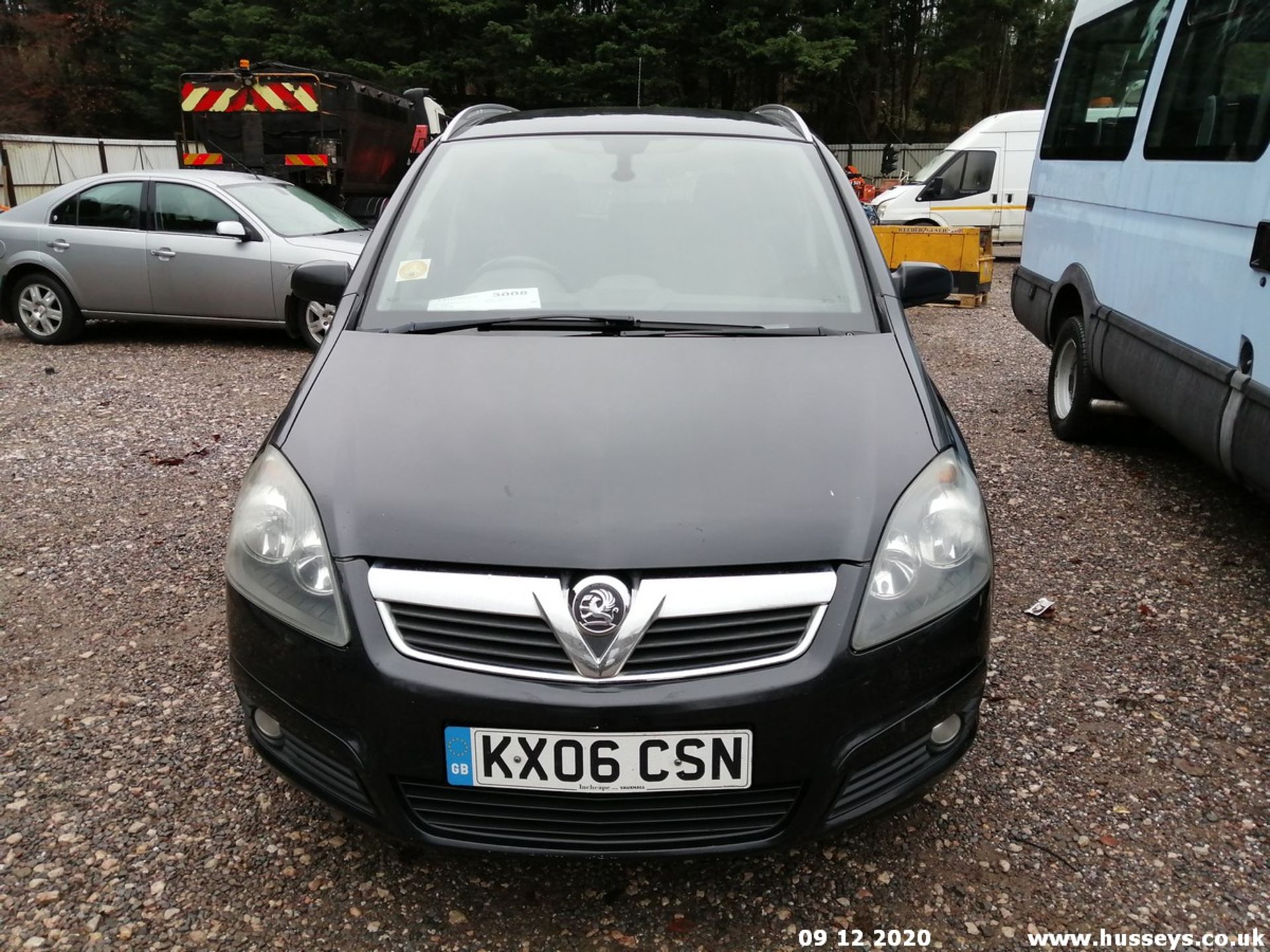 06/06 VAUXHALL ZAFIRA DESIGN CDTI 150 E4 - 1910cc 5dr MPV (Black, 136k) - Image 2 of 10