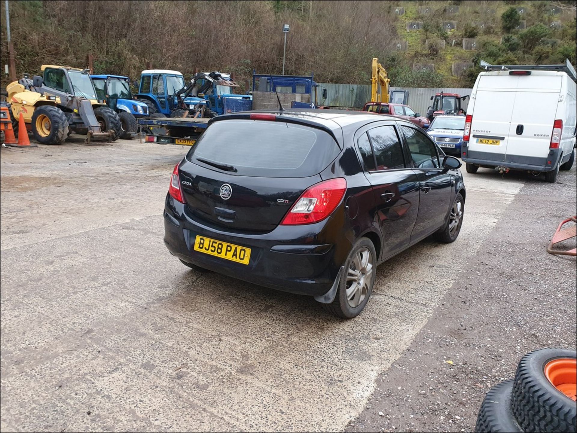 08/58 VAUXHALL CORSA DESIGN CDTI - 1248cc 5dr Hatchback (Black, 83k) - Image 5 of 12