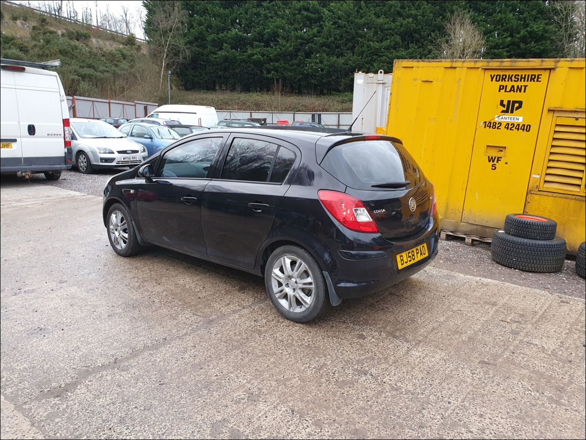 08/58 VAUXHALL CORSA DESIGN CDTI - 1248cc 5dr Hatchback (Black, 83k) - Image 4 of 12