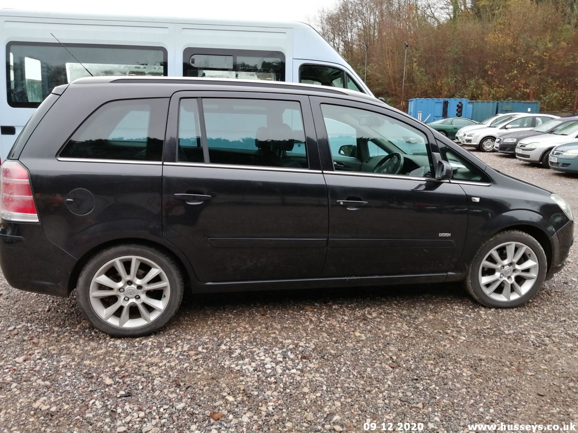 06/06 VAUXHALL ZAFIRA DESIGN CDTI 150 E4 - 1910cc 5dr MPV (Black, 136k) - Image 6 of 10