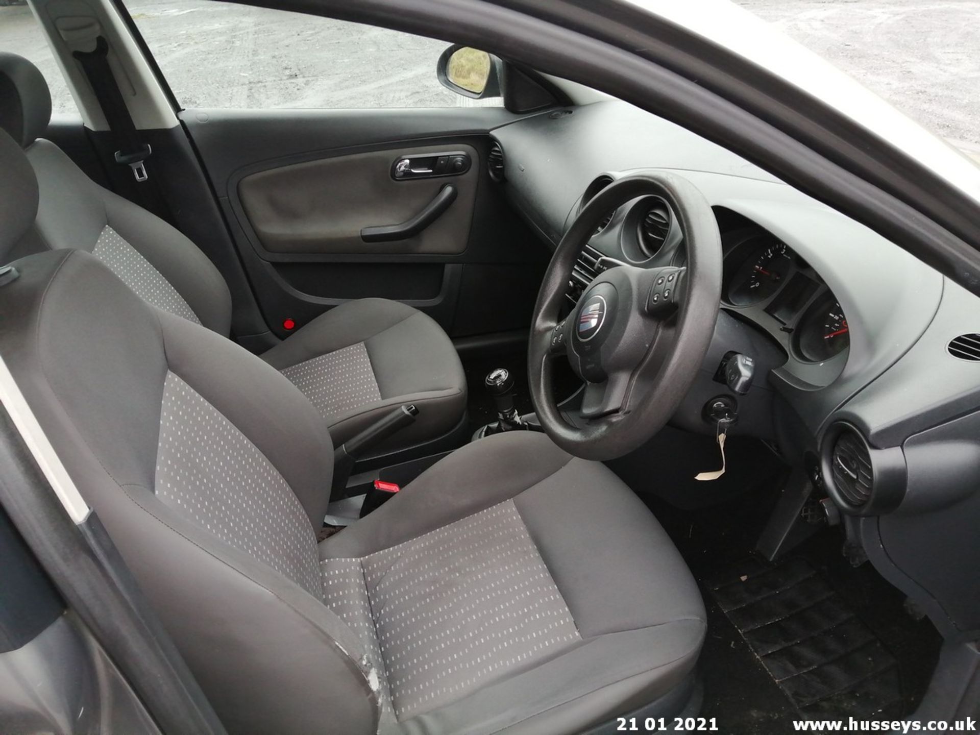 05/55 SEAT IBIZA REFERENCE - 1198cc 5dr Hatchback (Silver, 109k) - Image 11 of 13