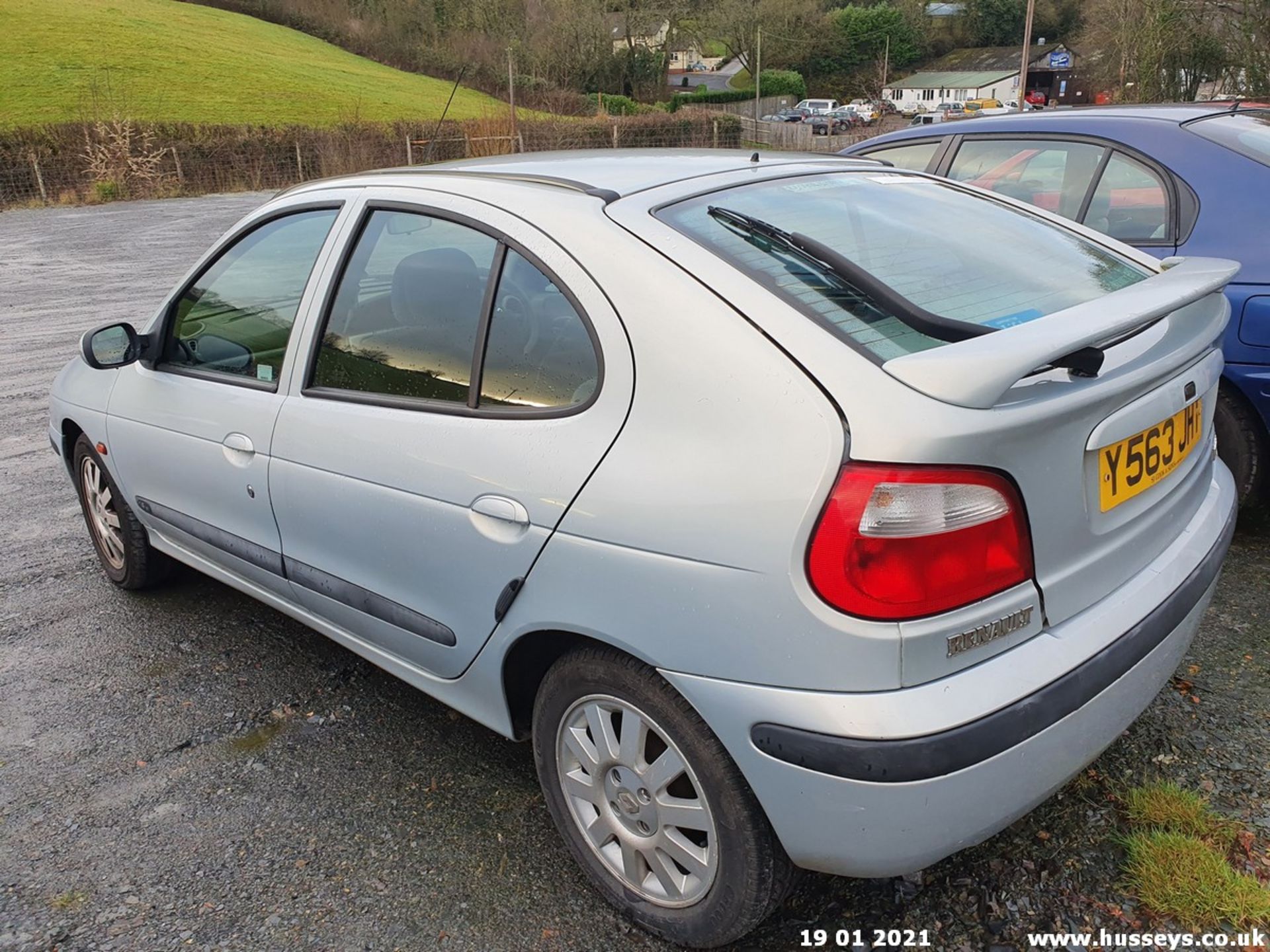 2001 RENAULT MEGANE DYNAMIQUE+ - 1598cc 5dr Hatchback (Silver, 108k) - Image 6 of 6