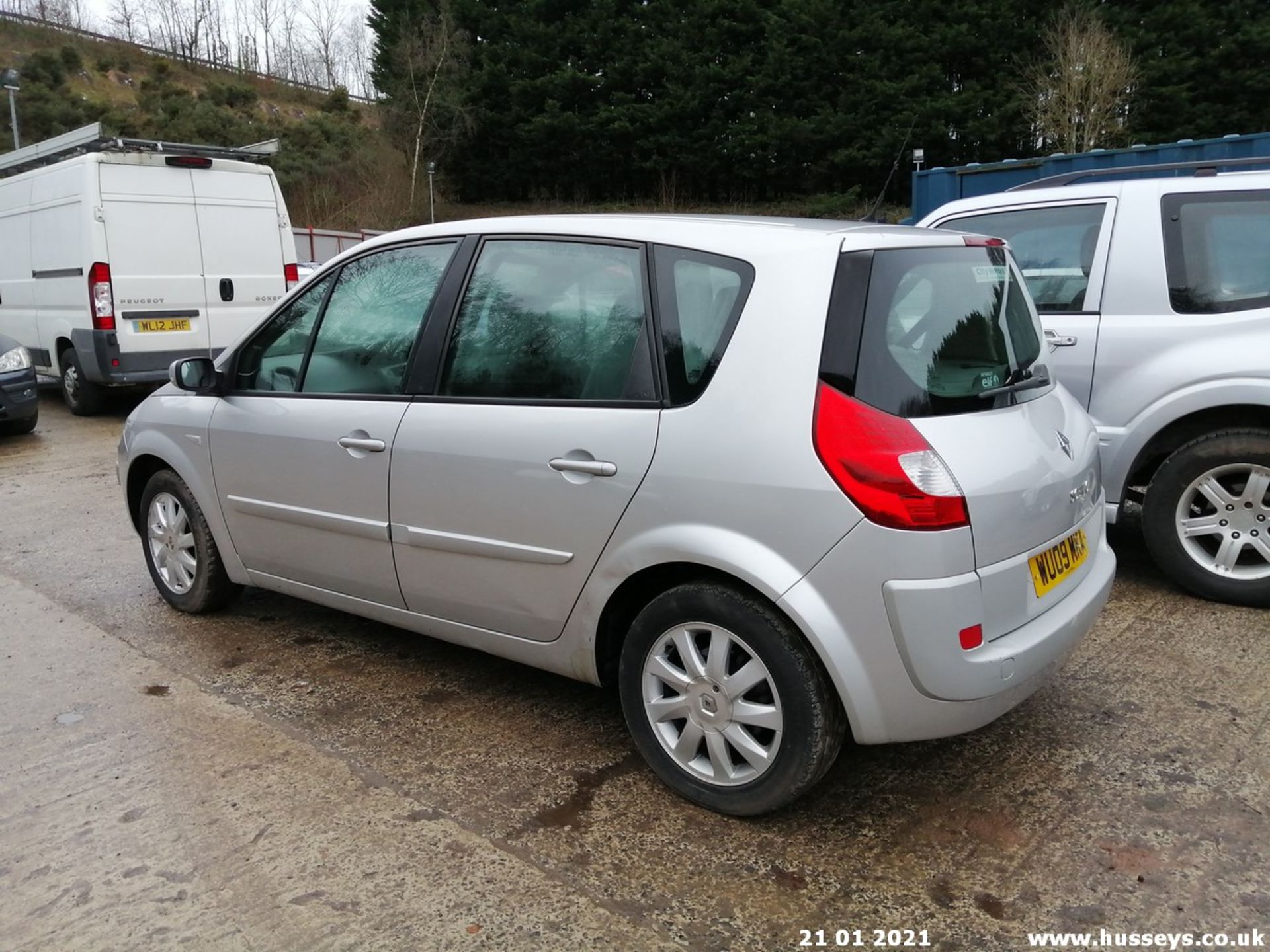 09/09 RENAULT SCENIC DYN VVT - 1598cc 5dr MPV (Silver, 90k) - Image 5 of 12