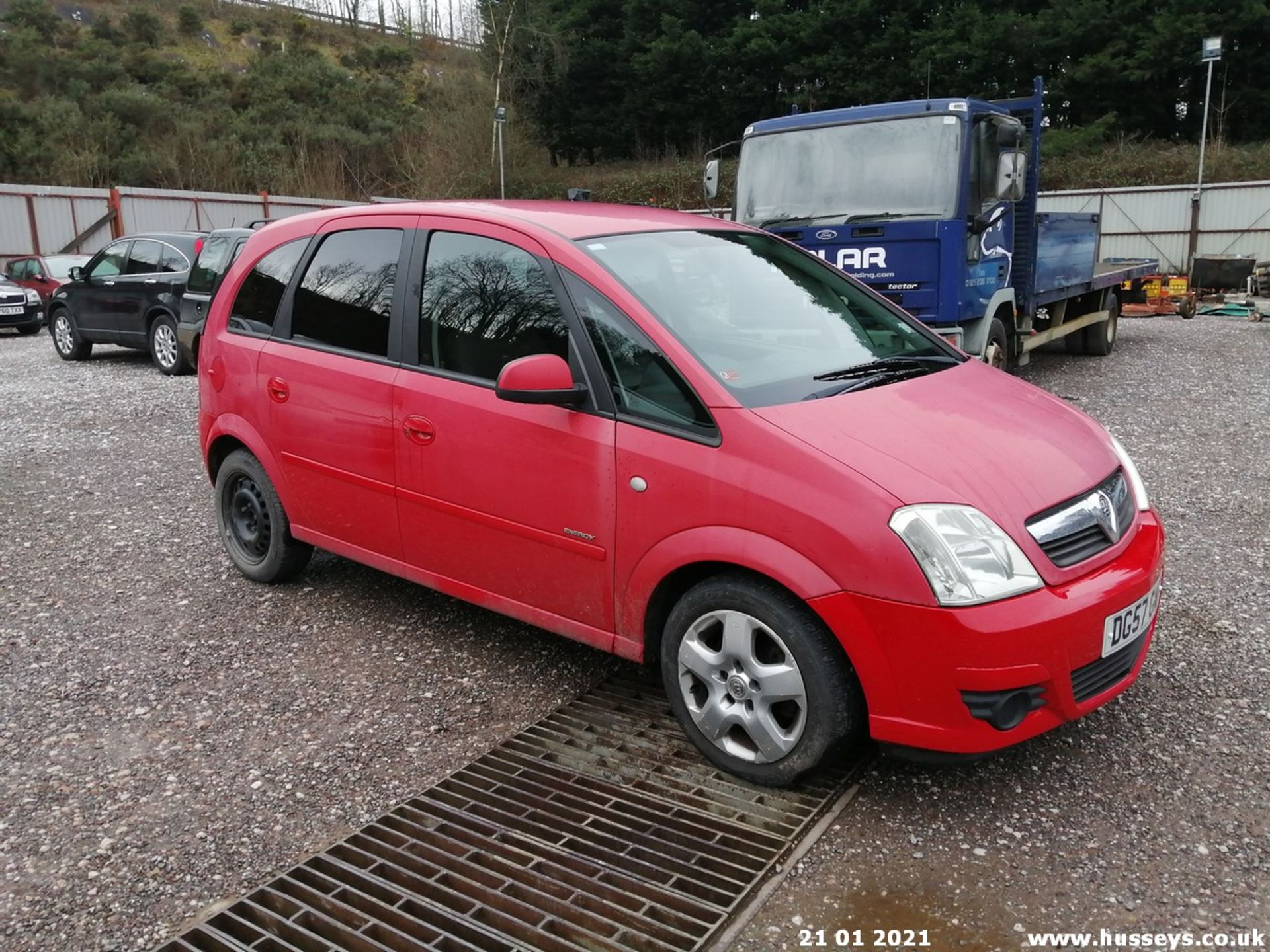 07/57 VAUXHALL MERIVA ENERGY TWINPORT - 1364cc 5dr MPV (Red, 85k) - Image 7 of 12