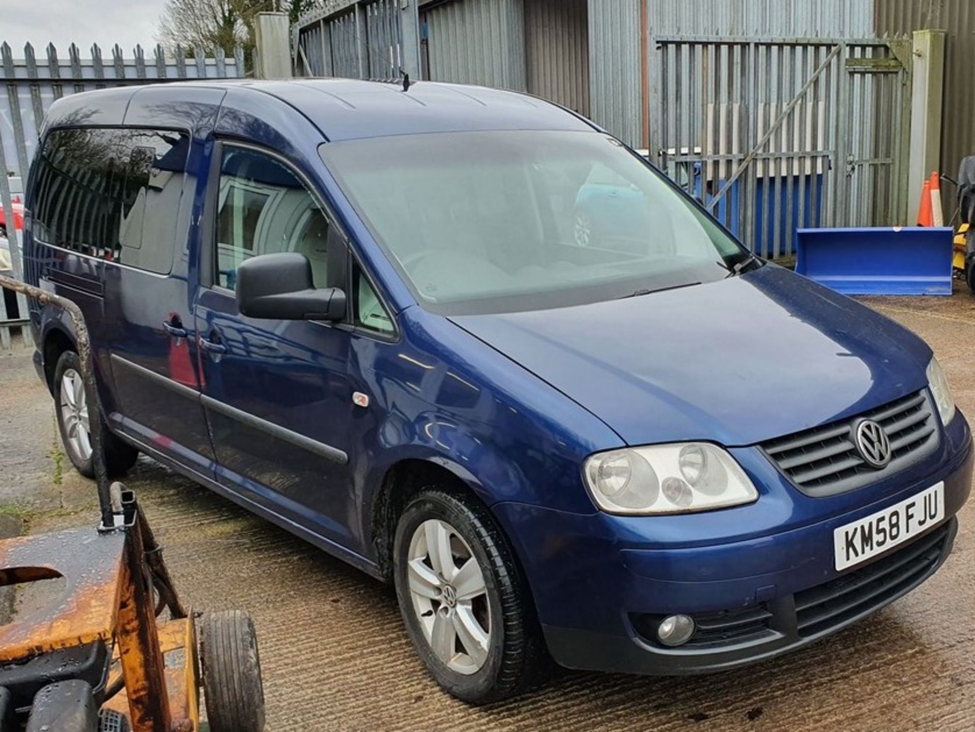 08/58 VOLKSWAGEN CADDY MAXI LIFE TDI 104 - 1896cc 5dr MPV (Blue, 178k)