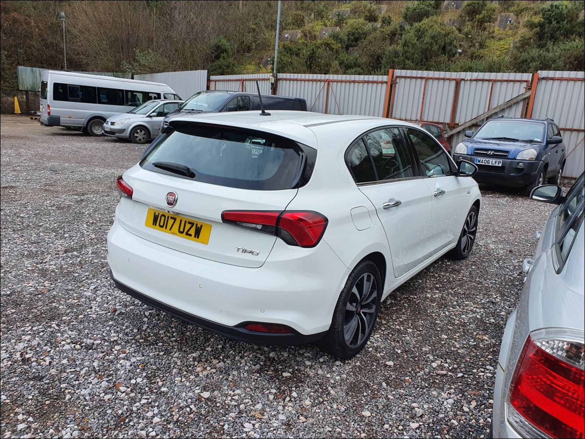 17/17 FIAT TIPO LOUNGE - 1368cc 5dr Hatchback (White, 53k) - Image 6 of 11