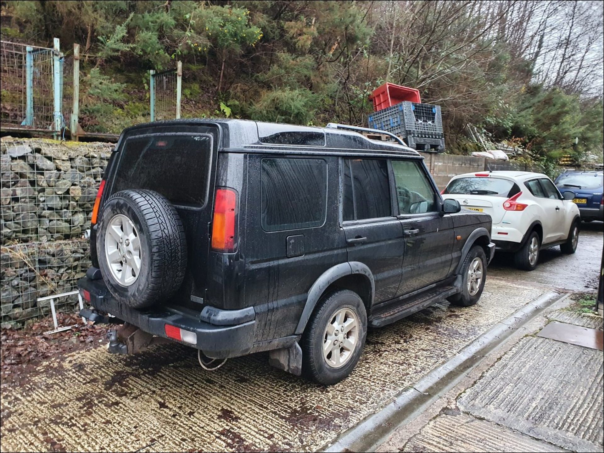 04/04 LAND ROVER DISCOVERY PURSUIT TD5 A - 2495cc 5dr Estate (Black, 133k) - Image 8 of 9