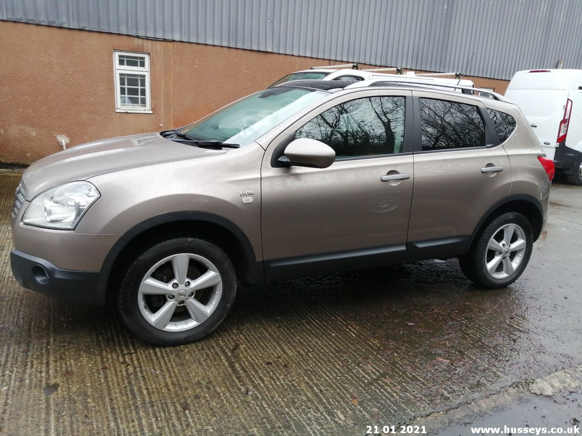 09/59 NISSAN QASHQAI N-TEC DCI - 1461cc 5dr Hatchback (Beige, 124k) - Image 2 of 12