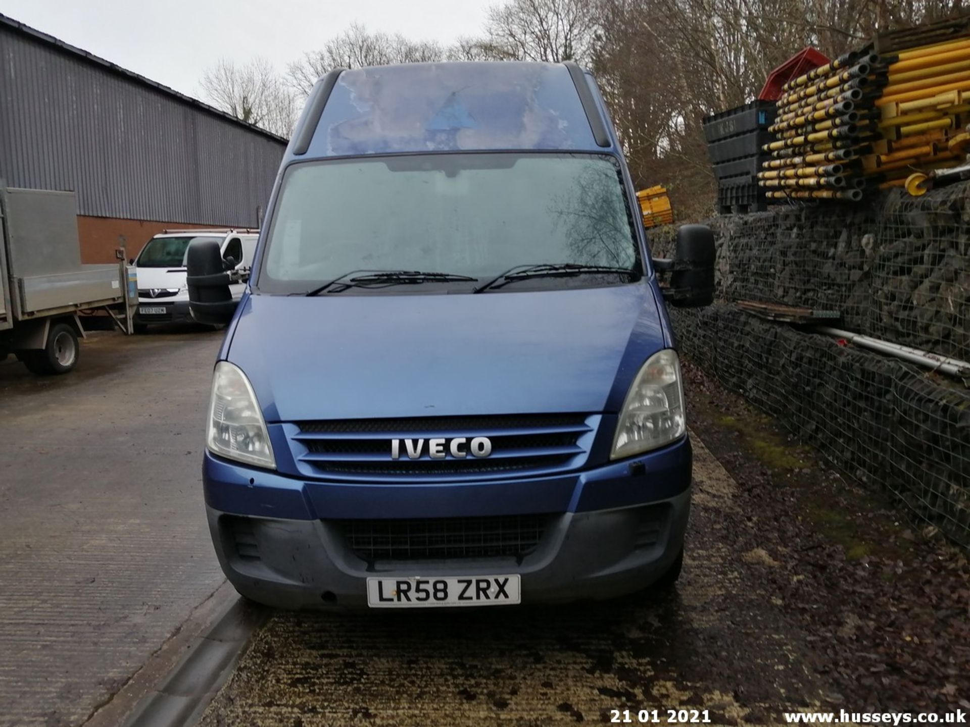 09/58 IVECO DAILY 35S14 LWB S-A - 2287cc 5dr Van (Blue, 181k) - Image 2 of 12