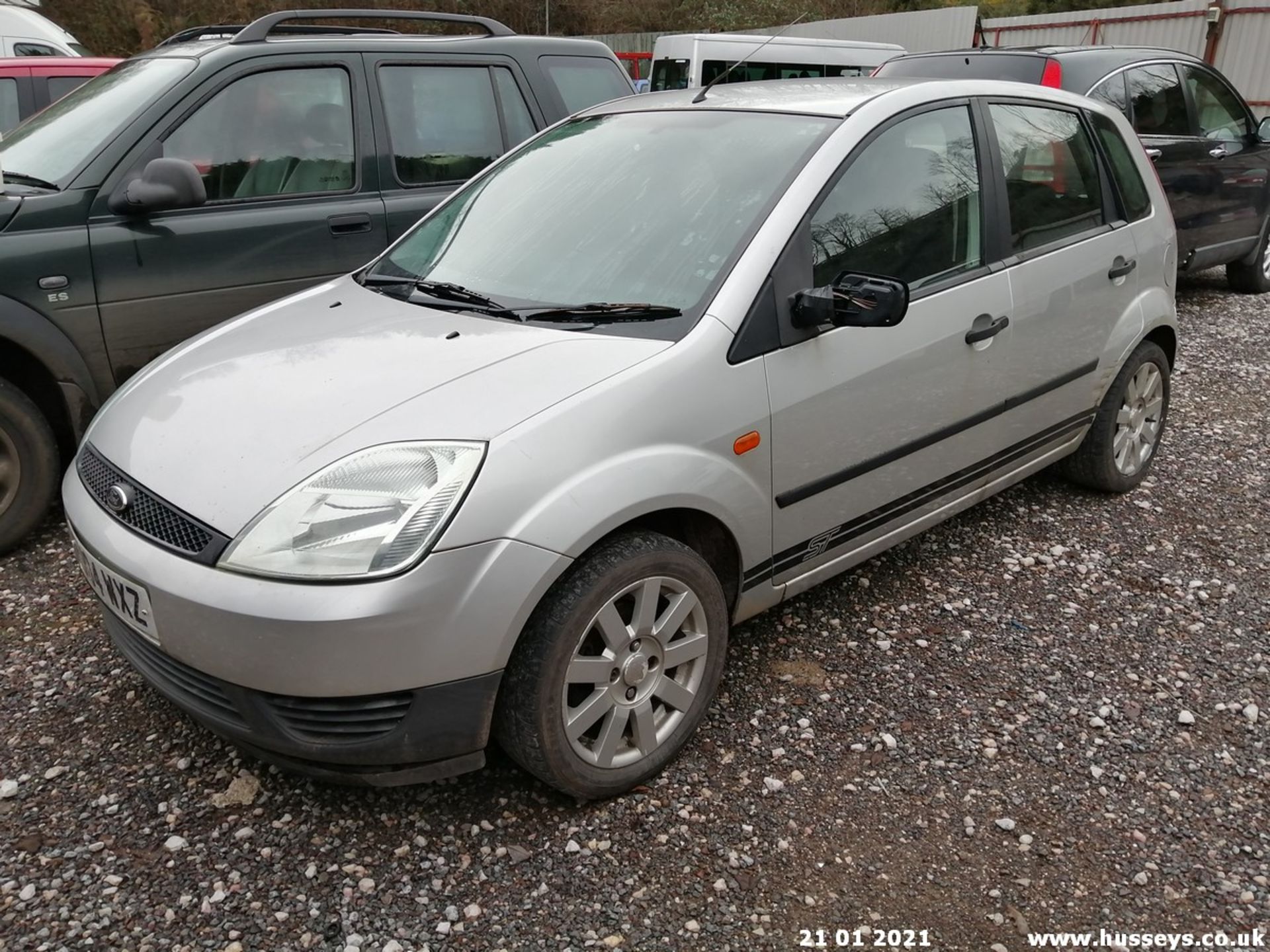 04/04 FORD FIESTA LX - 1242cc 5dr Hatchback (Silver, 115k) - Image 2 of 8