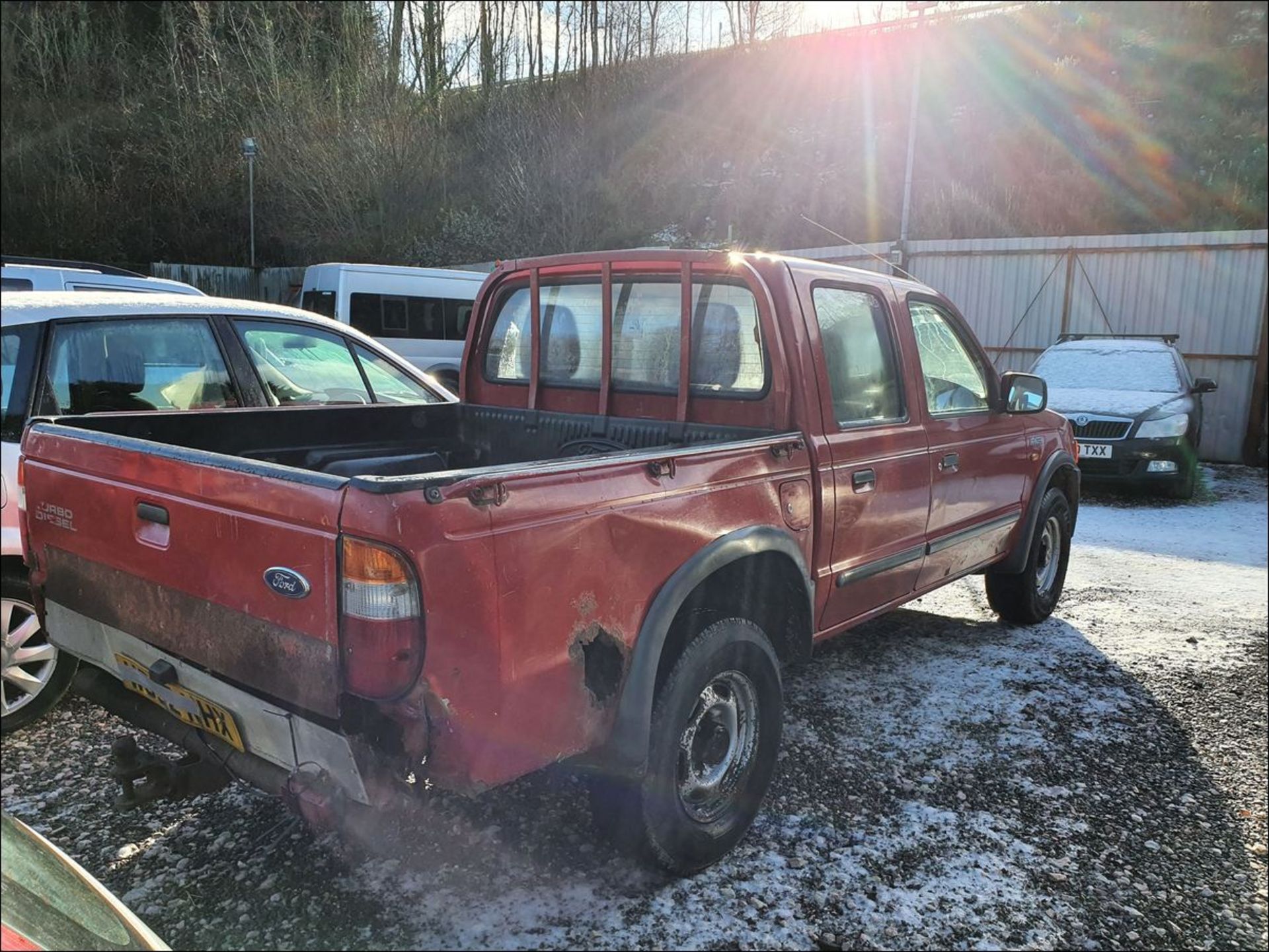 03/52 FORD RANGER 4X4 TURBO DIESEL - 2499cc 4dr 4x4 (Red, 95k) - Image 5 of 9