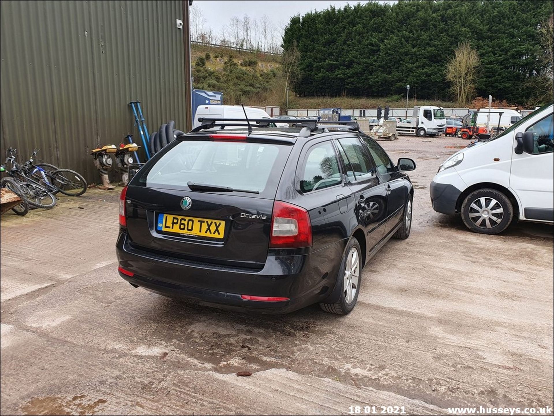 11/60 SKODA OCTAVIA ELEGANCE TDI CR - 1598cc 5dr Estate (Black, 168k) - Image 6 of 13