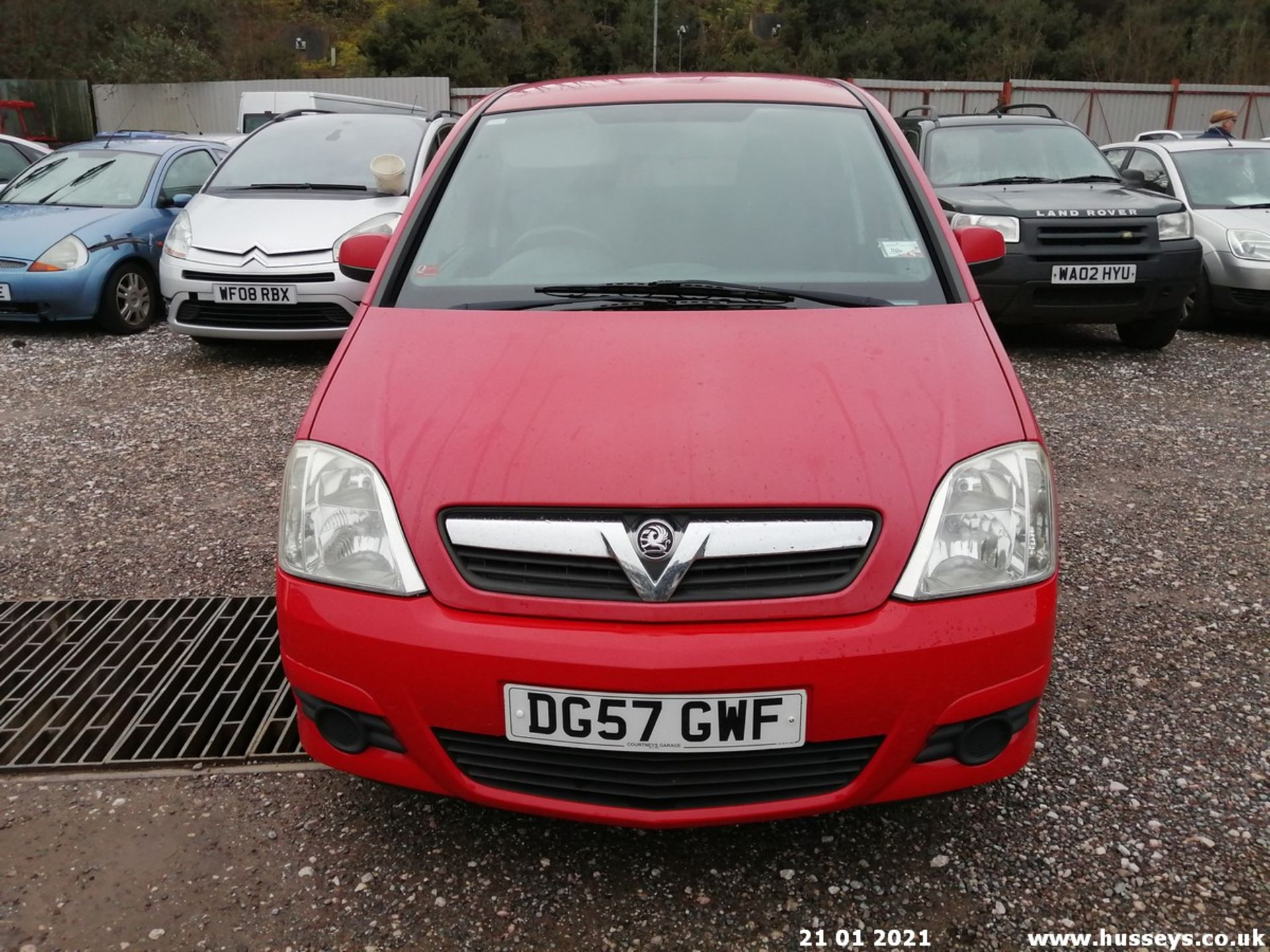 07/57 VAUXHALL MERIVA ENERGY TWINPORT - 1364cc 5dr MPV (Red, 85k) - Image 2 of 12