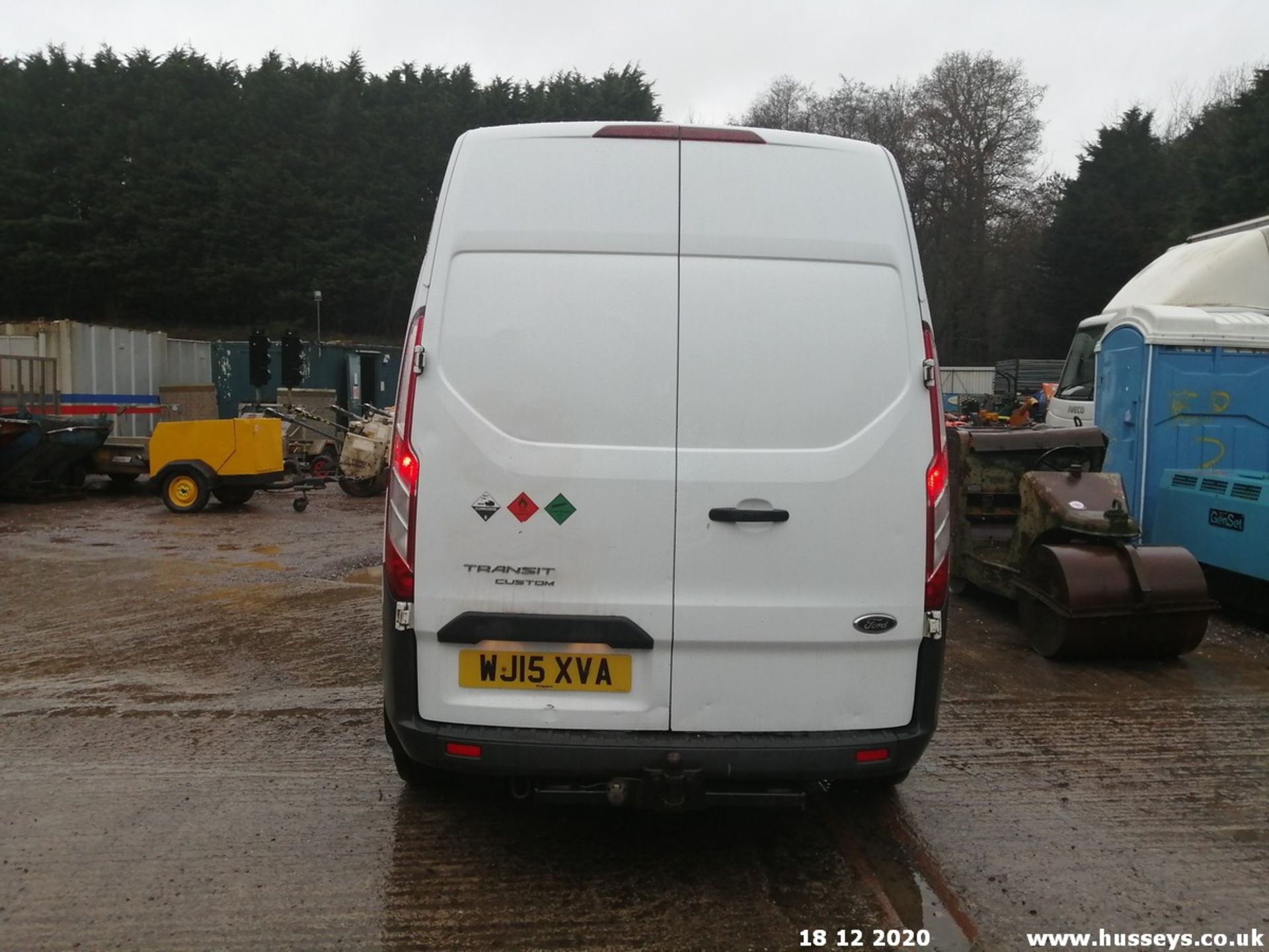 15/15 FORD TRANSIT CUSTOM 330 ECO-TE - 2198cc 5dr Van (White, 57k) - Image 6 of 12