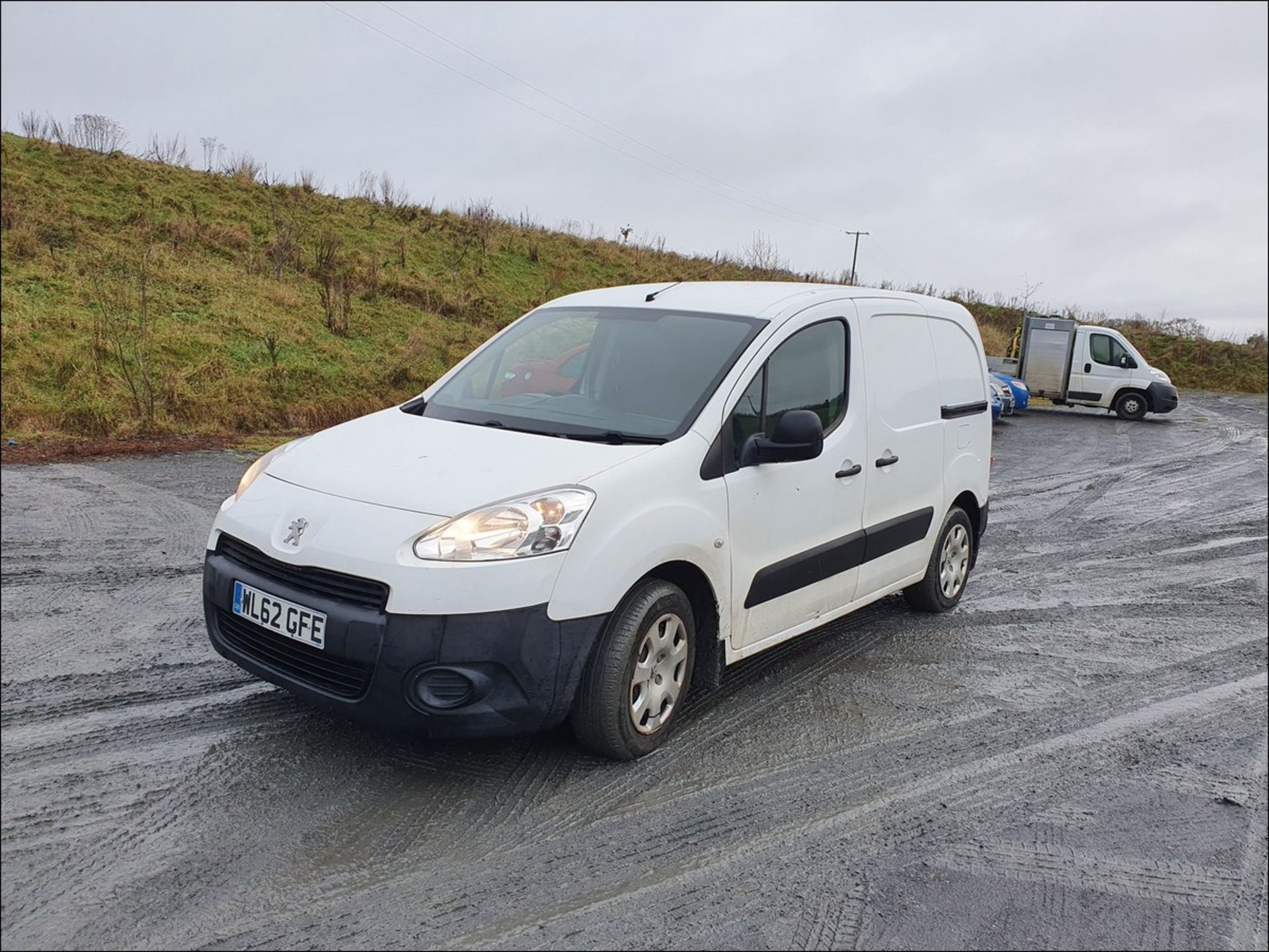 13/62 PEUGEOT PARTNER 625 SE L1 HDI - 1560cc 5dr Van (White, 64k) - Image 2 of 9