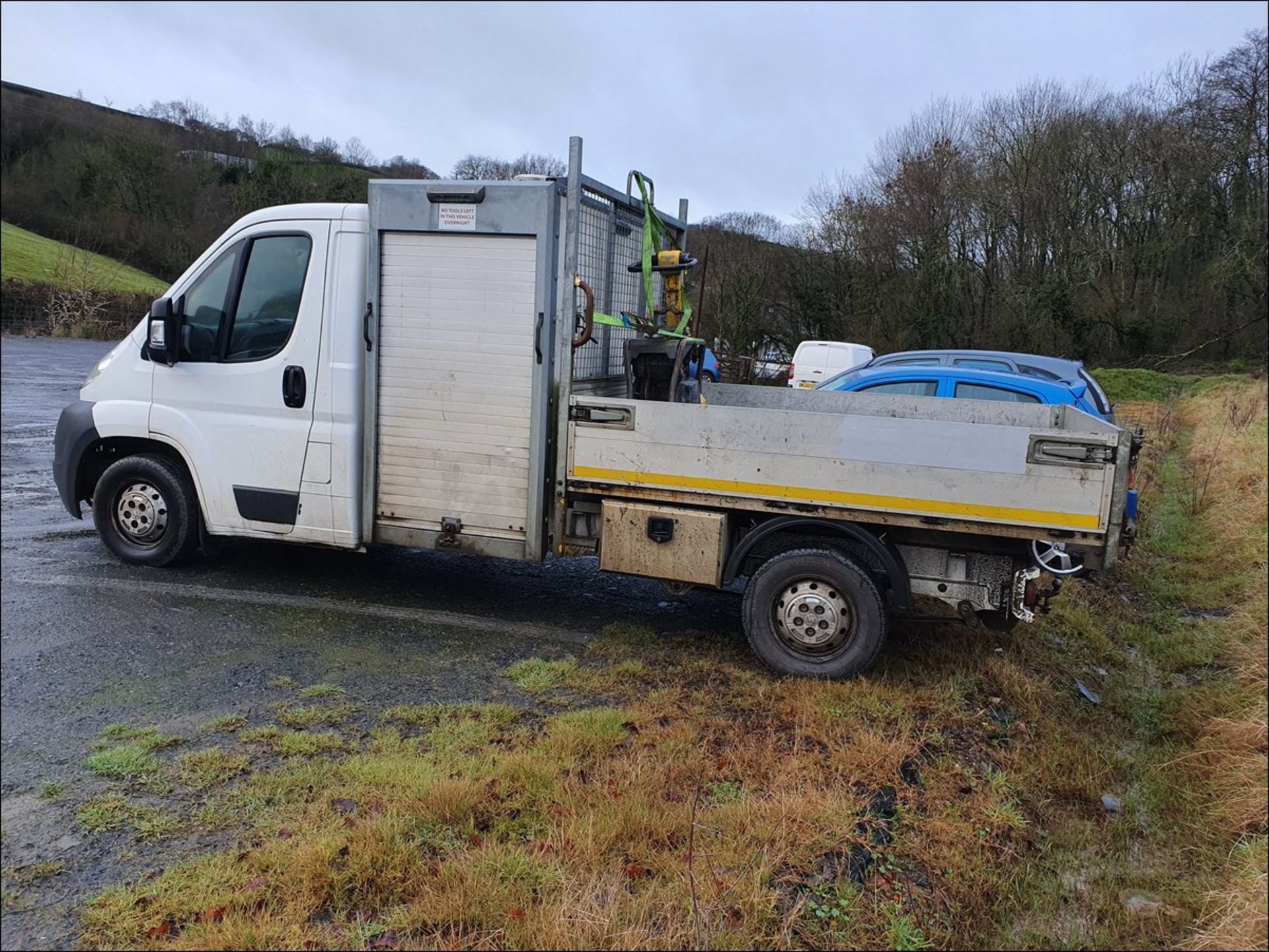 13/13 PEUGEOT BOXER 335 L2S HDI - 2198cc 2dr Tipper (White, 84k) - Image 5 of 10