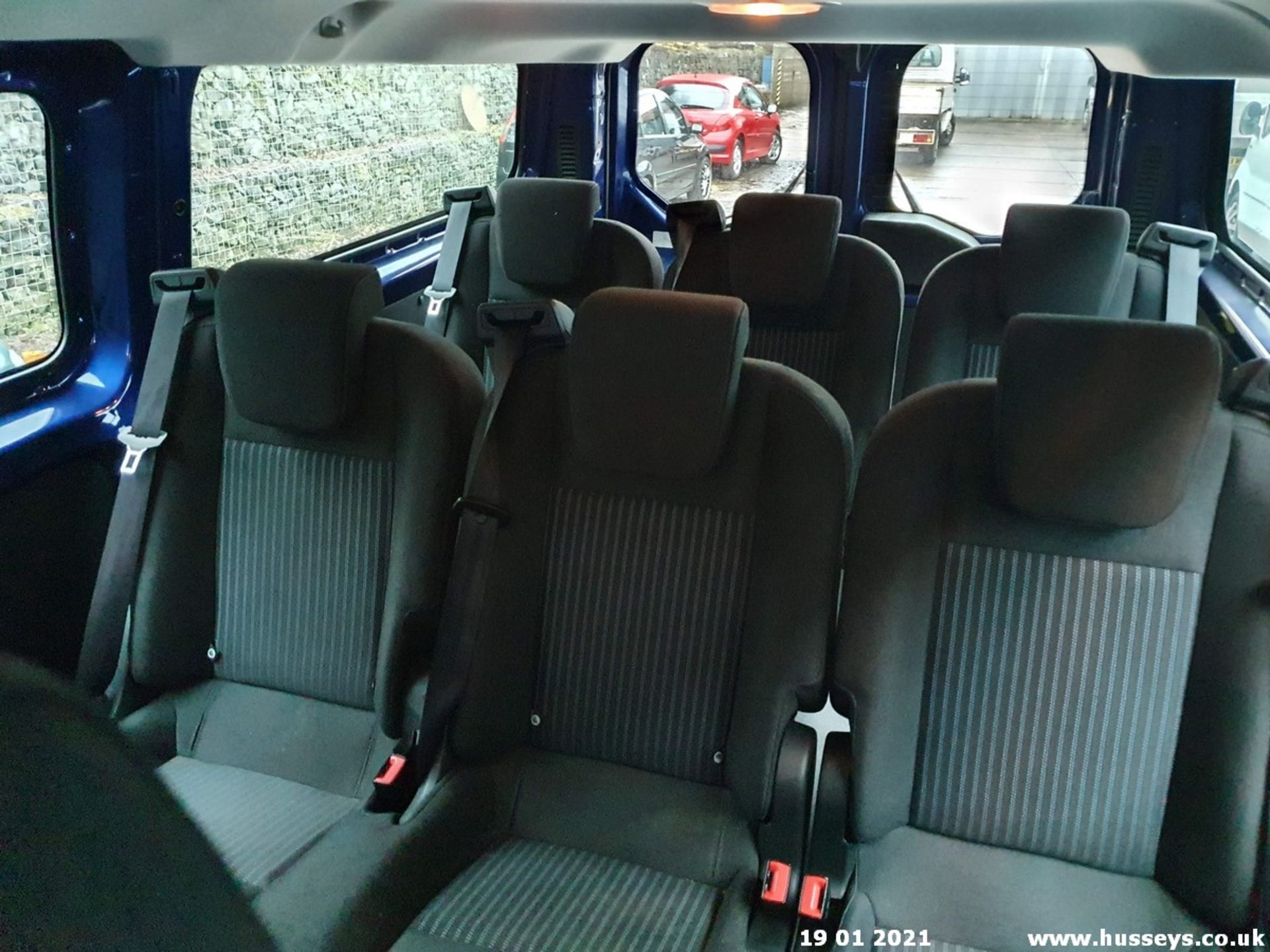 14/64 FORD TRANSIT CUSTOM 310 TREND - 2198cc 5dr MPV (Blue, 85k) - Image 15 of 19