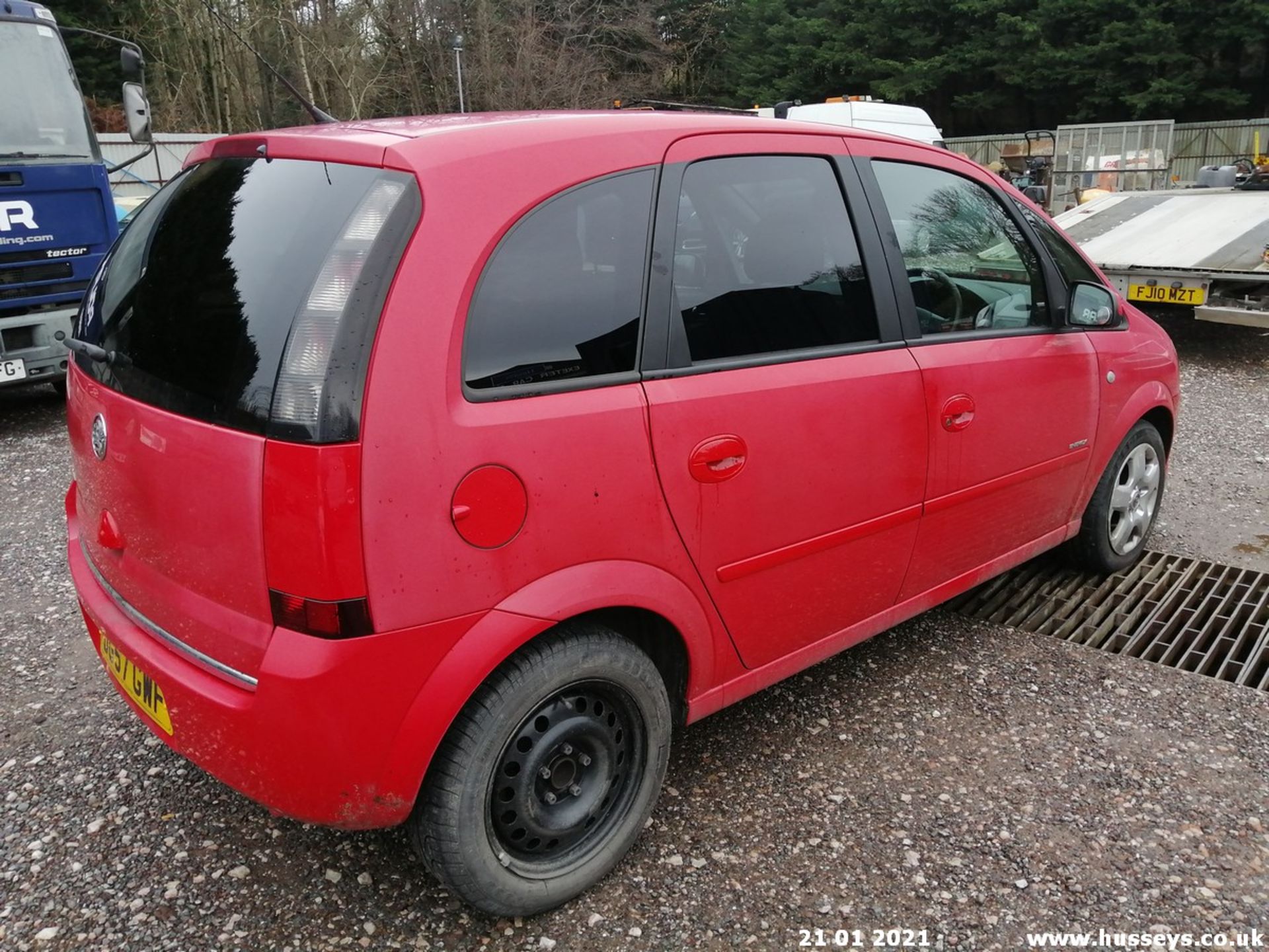 07/57 VAUXHALL MERIVA ENERGY TWINPORT - 1364cc 5dr MPV (Red, 85k) - Image 5 of 12