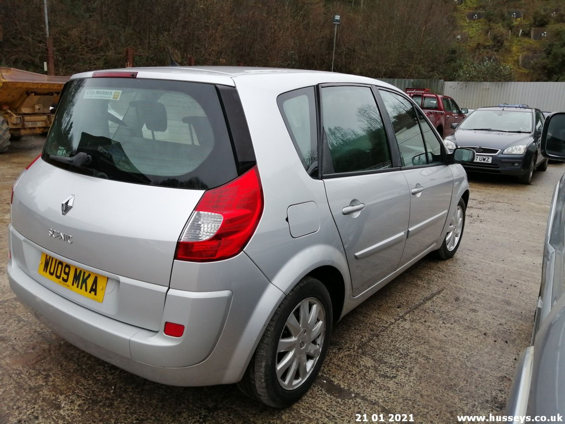 09/09 RENAULT SCENIC DYN VVT - 1598cc 5dr MPV (Silver, 90k) - Image 9 of 12