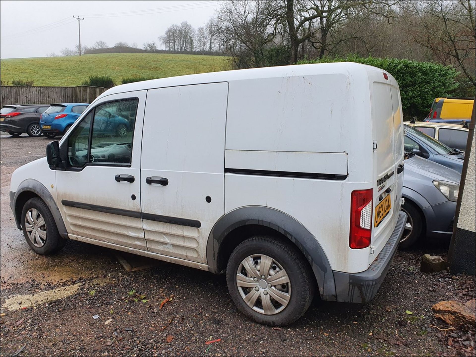 13/63 FORD TRANSIT CONNECT T200 - 1753cc Van (White, 177k) - Image 4 of 10