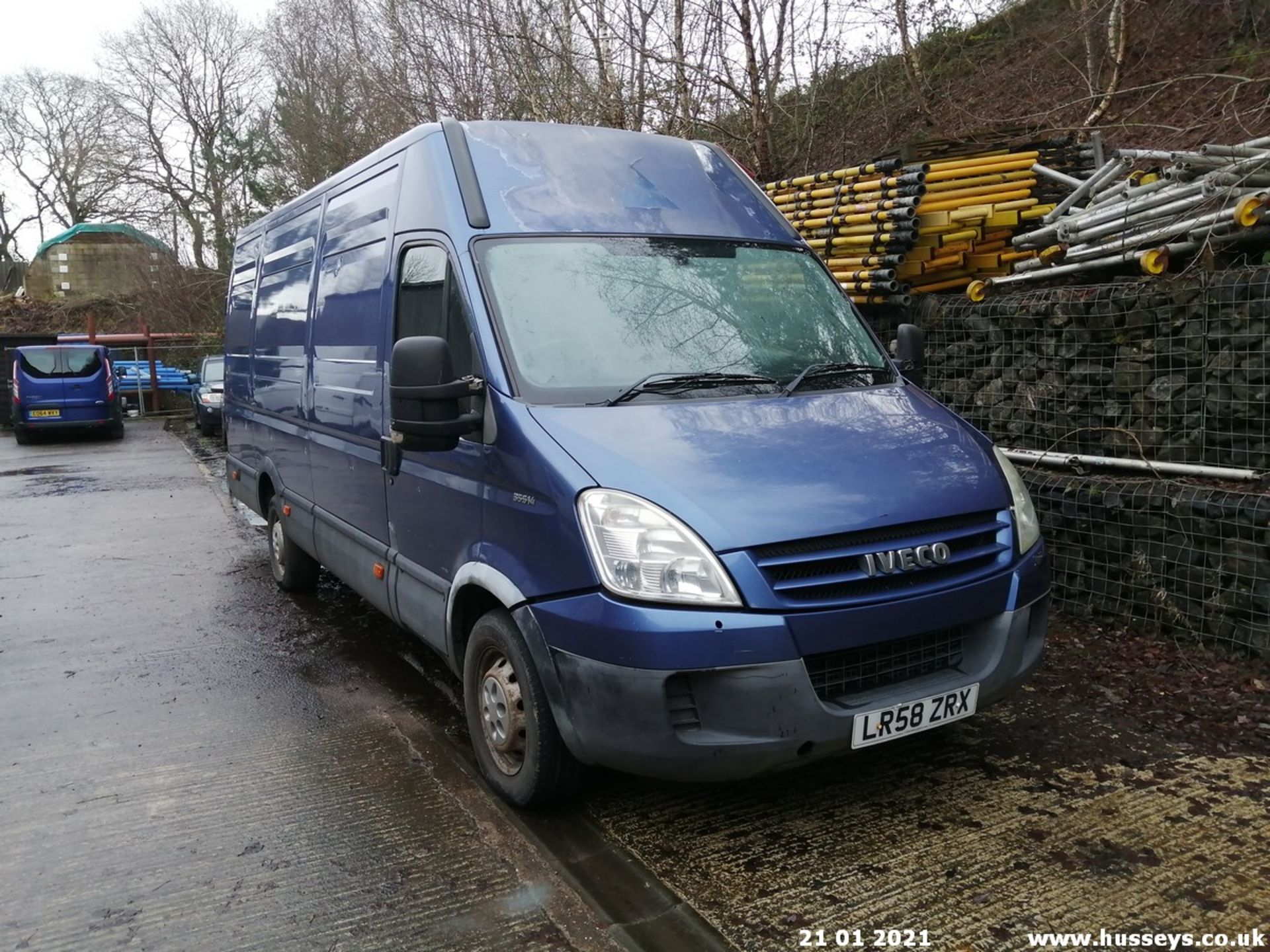 09/58 IVECO DAILY 35S14 LWB S-A - 2287cc 5dr Van (Blue, 181k)