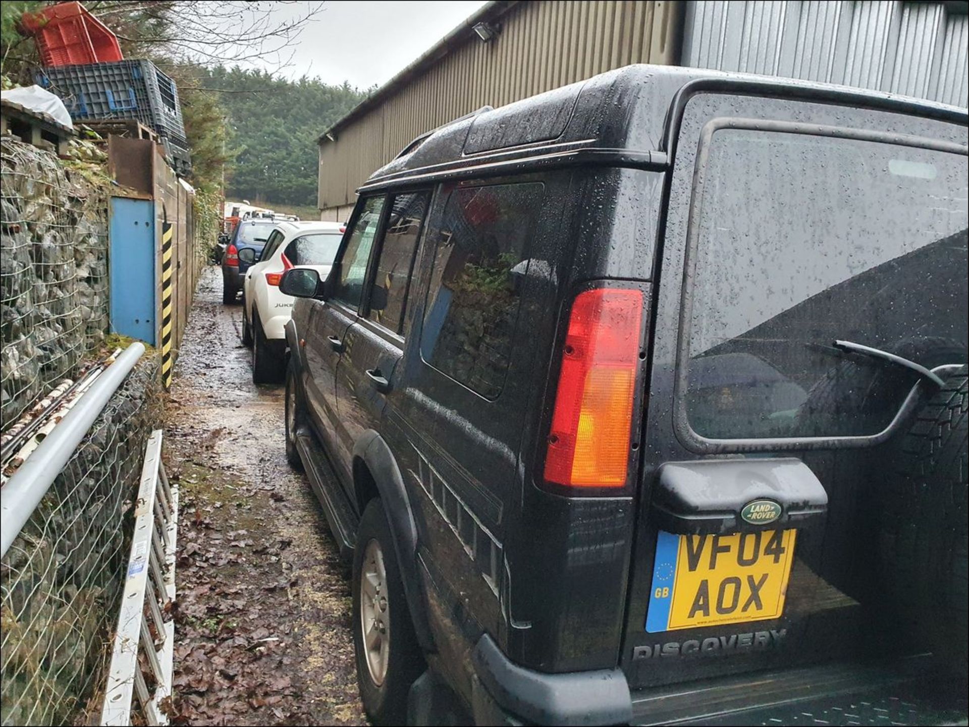 04/04 LAND ROVER DISCOVERY PURSUIT TD5 A - 2495cc 5dr Estate (Black, 133k) - Image 3 of 9