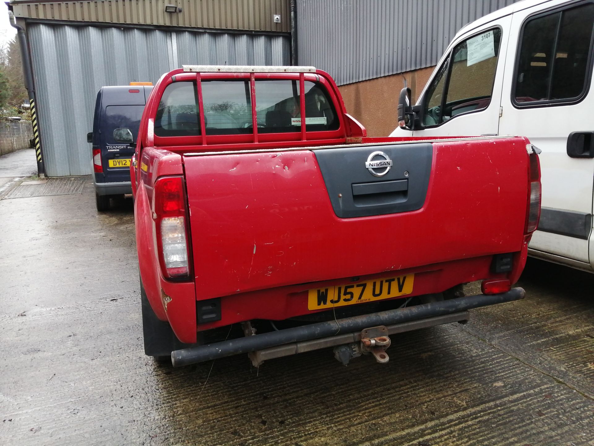 07/57 NISSAN NAVARA TREK S/C DCI - 2488cc Pickup (Red, 143k) - Image 4 of 10