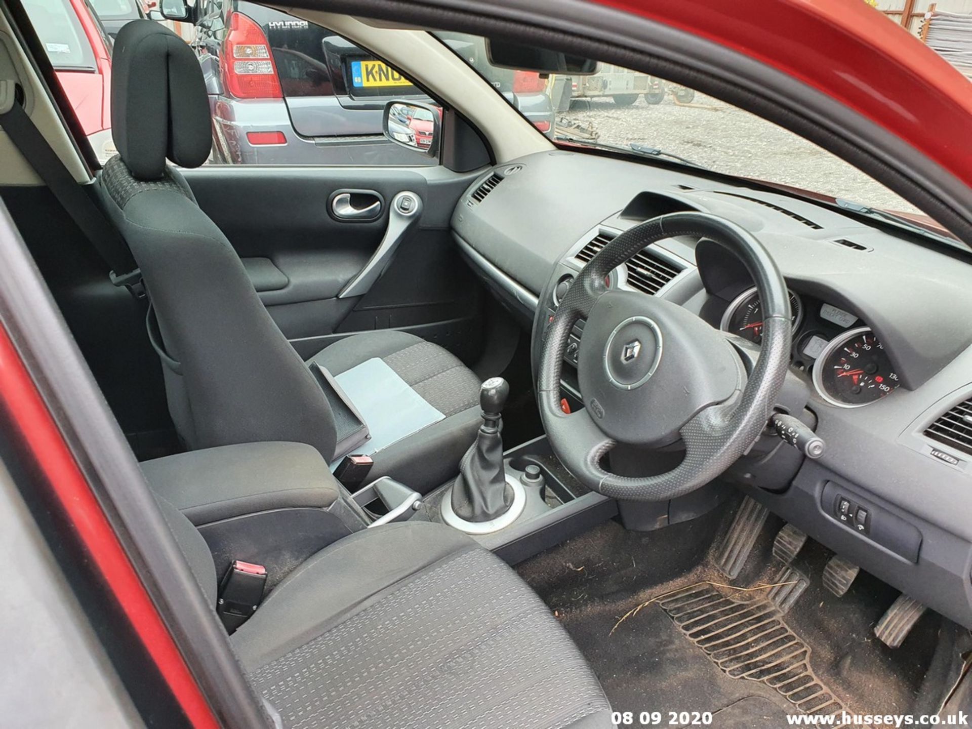 07/07 RENAULT MEGANE DYNAMIQUE DCI 106 - 1461cc 5dr Hatchback (Red, 61k) - Image 8 of 10