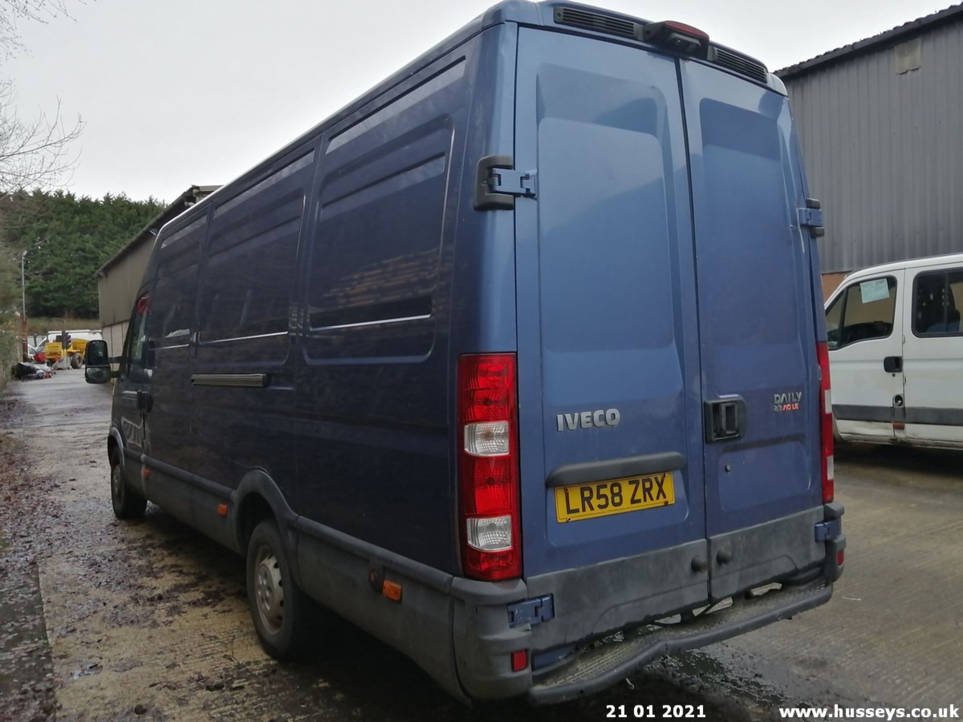 09/58 IVECO DAILY 35S14 LWB S-A - 2287cc 5dr Van (Blue, 181k) - Image 8 of 12