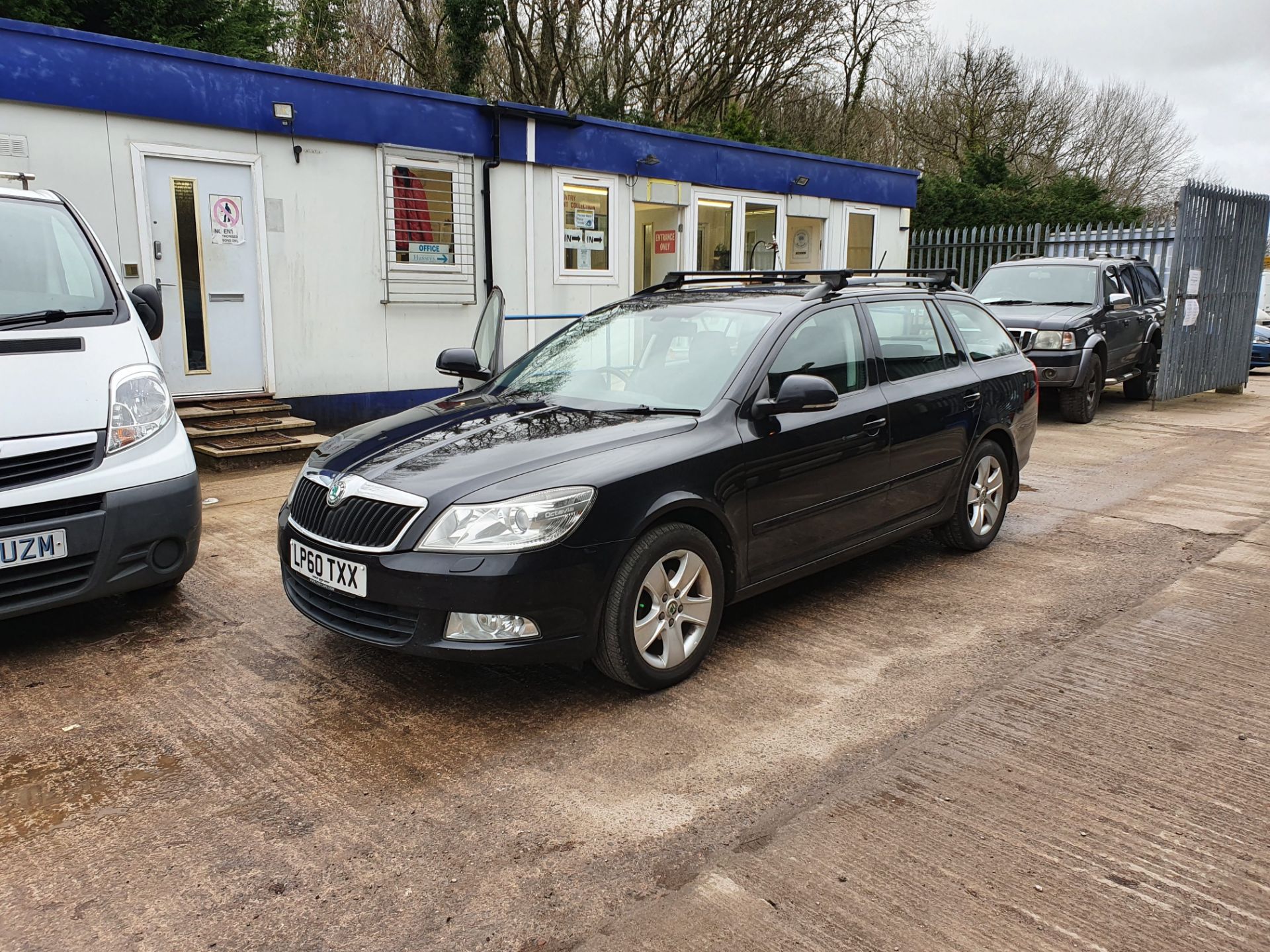 11/60 SKODA OCTAVIA ELEGANCE TDI CR - 1598cc 5dr Estate (Black, 168k) - Image 13 of 13