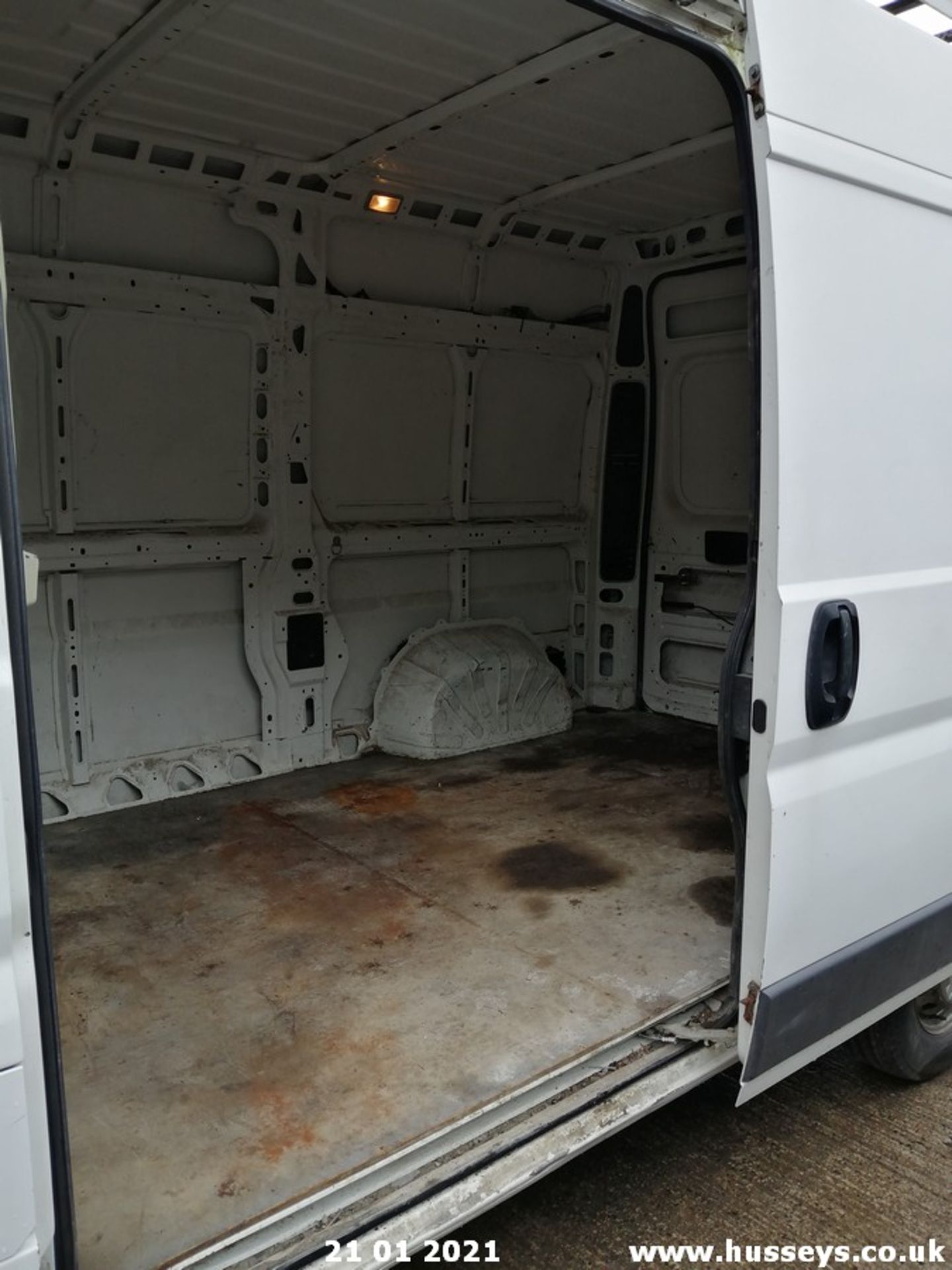 12/12 PEUGEOT BOXER 335 L2H2 HDI - 2198cc 5dr Van (White, 81k) - Image 11 of 13