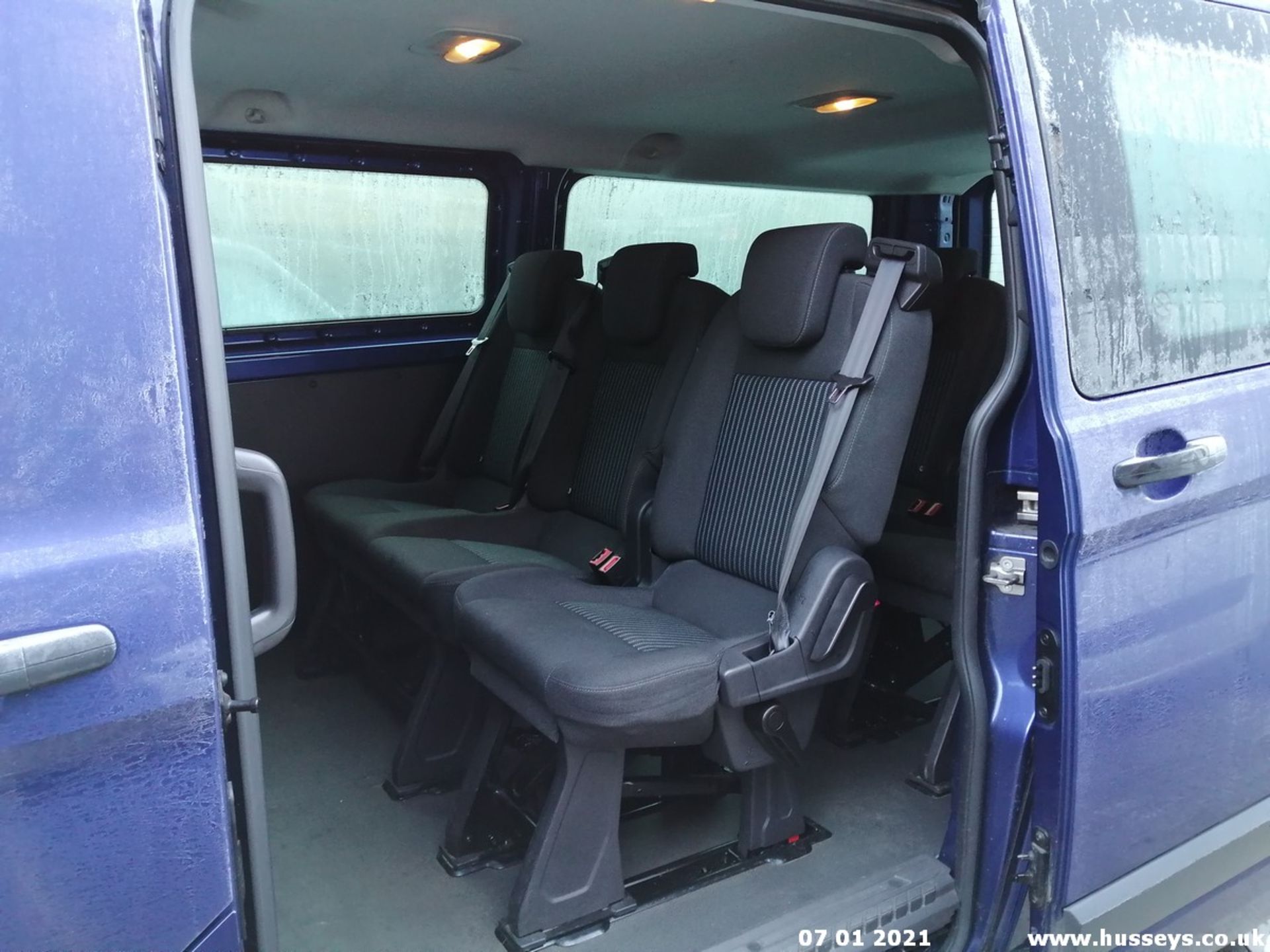 14/64 FORD TRANSIT CUSTOM 310 TREND - 2198cc 5dr MPV (Blue, 85k) - Image 11 of 19