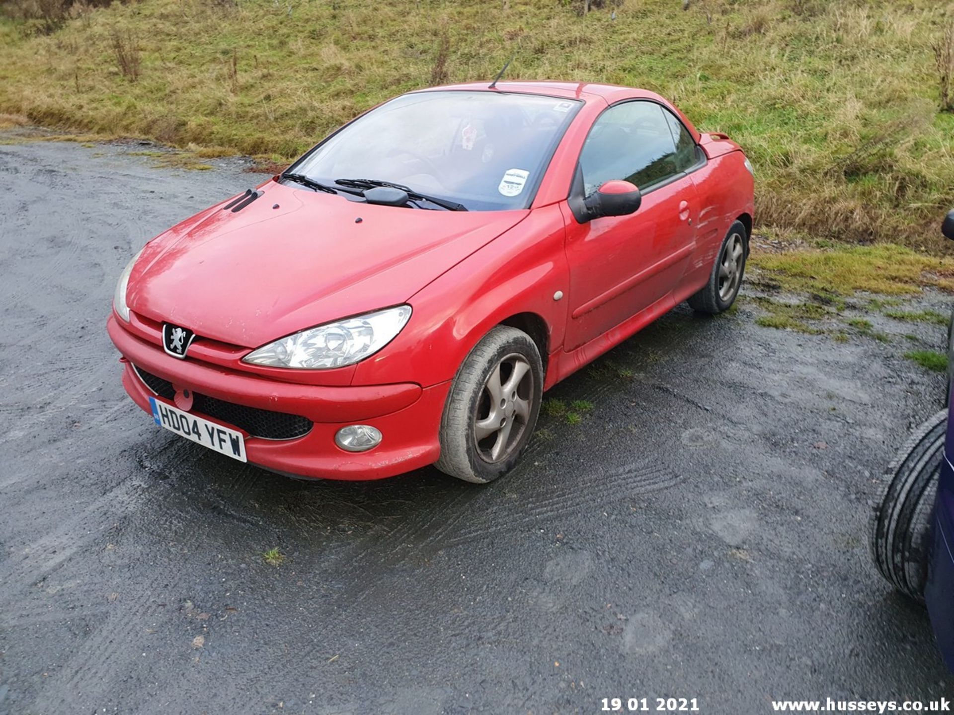 04/04 PEUGEOT 206 CC - 1587cc 2dr Convertible (Red, 72k) - Image 10 of 10