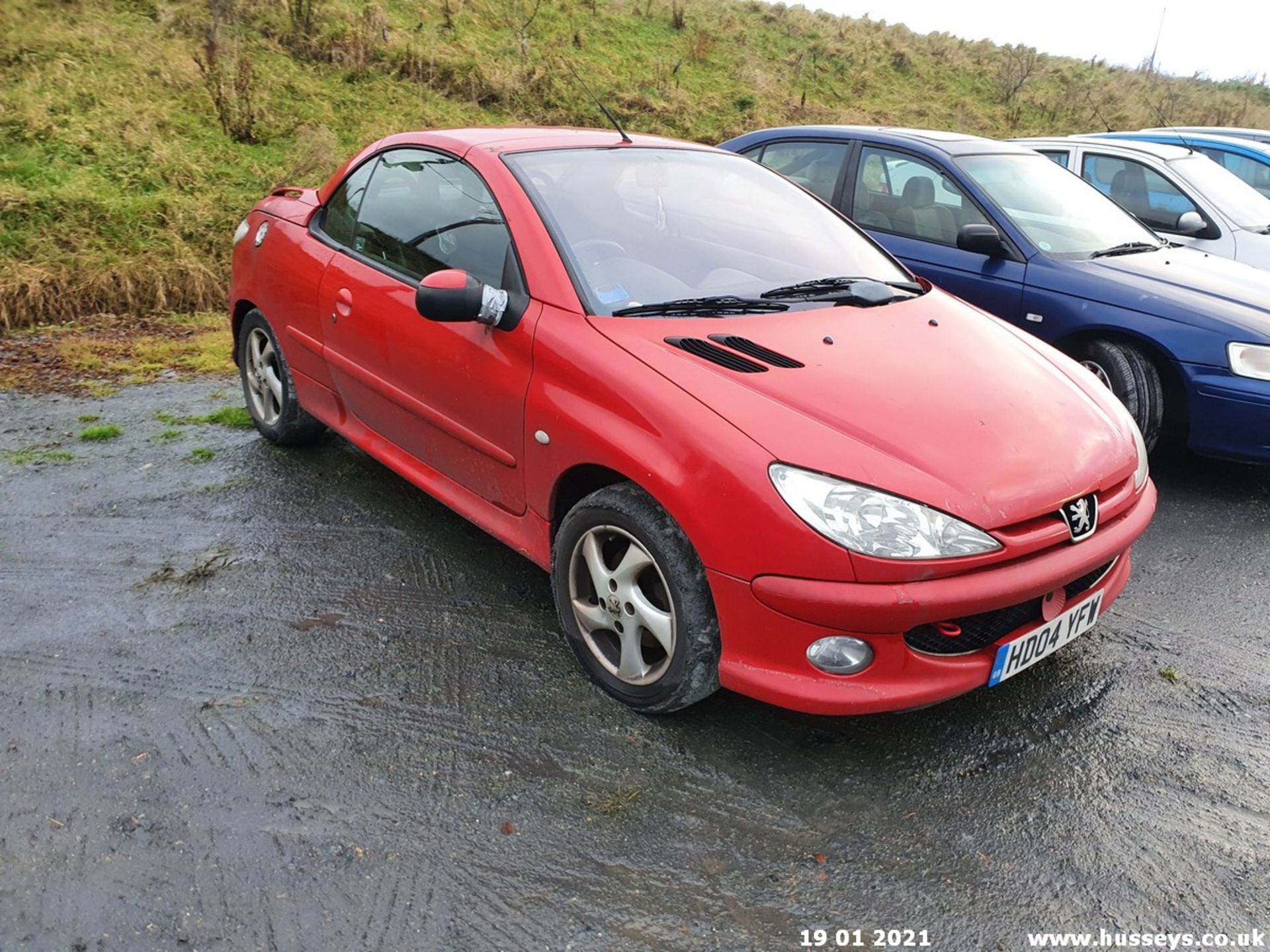 04/04 PEUGEOT 206 CC - 1587cc 2dr Convertible (Red, 72k) - Image 3 of 10