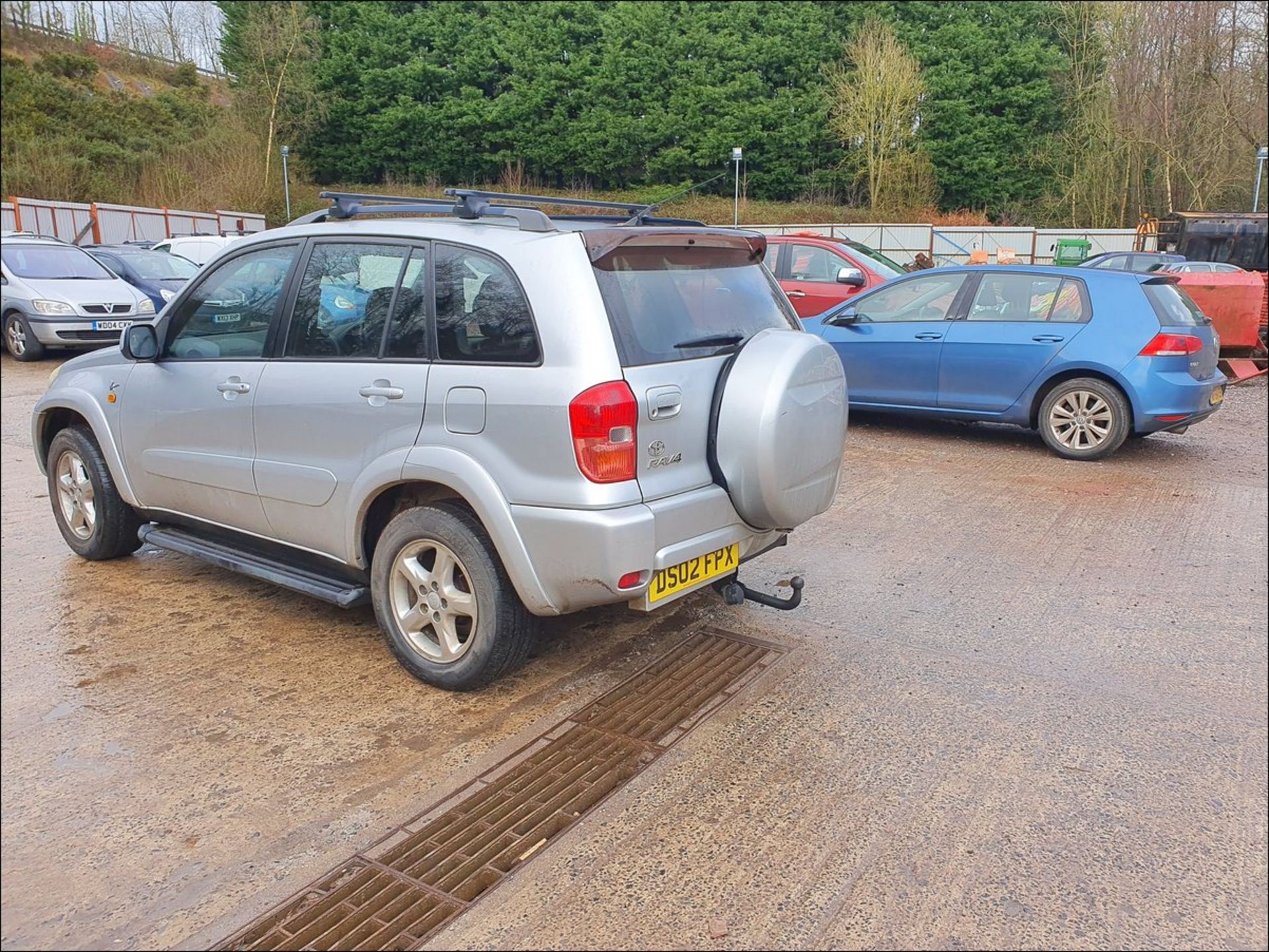 02/02 TOYOTA RAV4 VX VVTI AUTO - 1998cc 5dr Estate (Silver, 74k) - Image 7 of 13