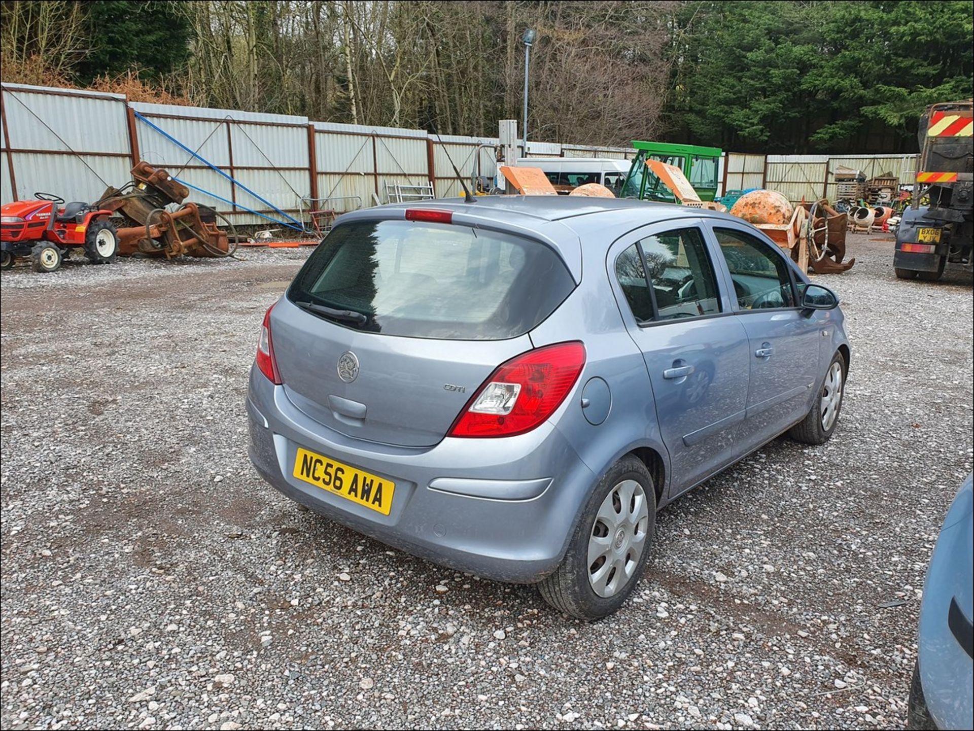 06/56 VAUXHALL CORSA CLUB - 1248cc 5dr Hatchback (Silver, 98k) - Image 8 of 14