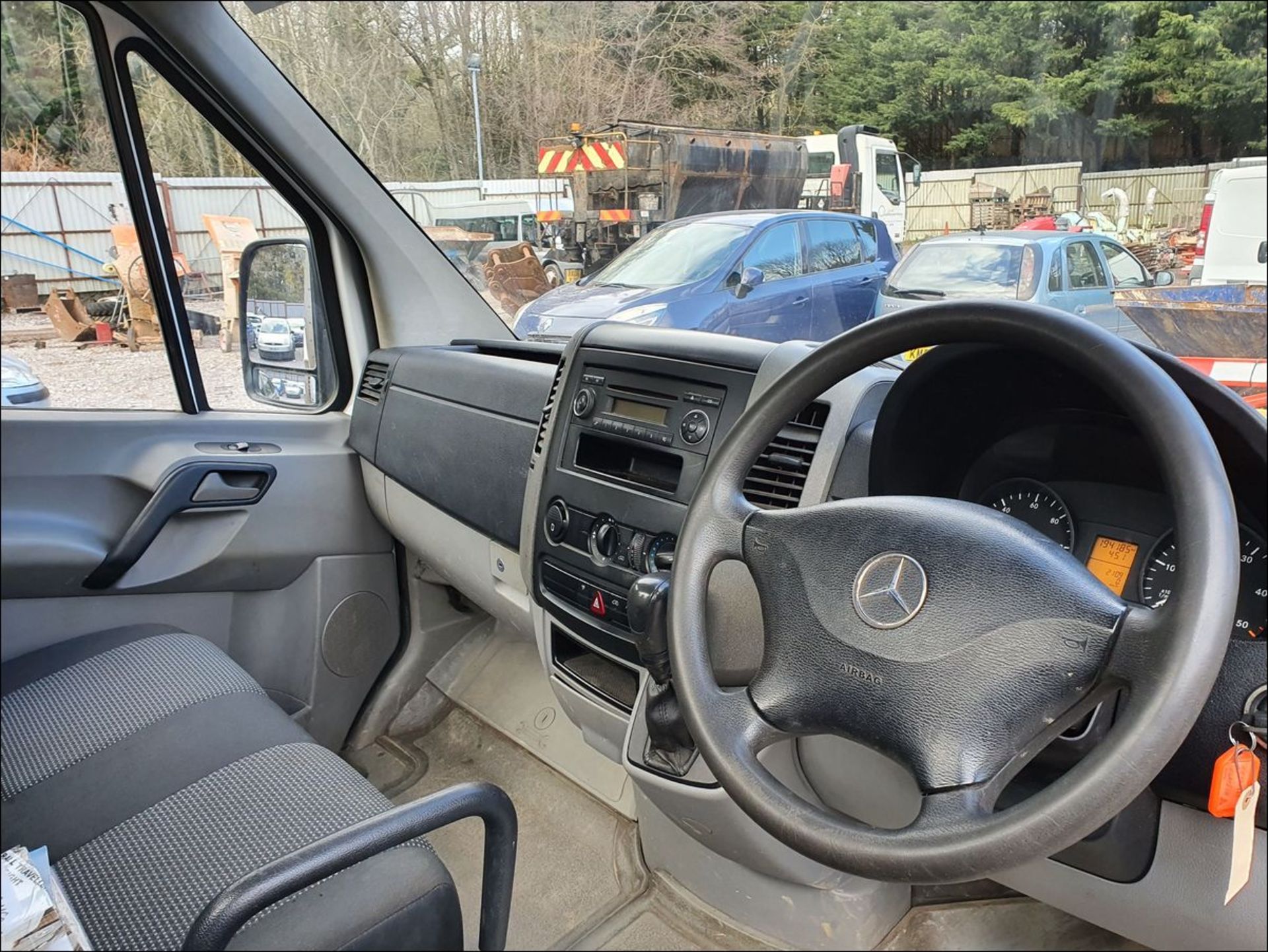 09/59 MERCEDES SPRINTER 311 CDI MWB - 2148cc 2dr (White, 194k) - Image 10 of 13