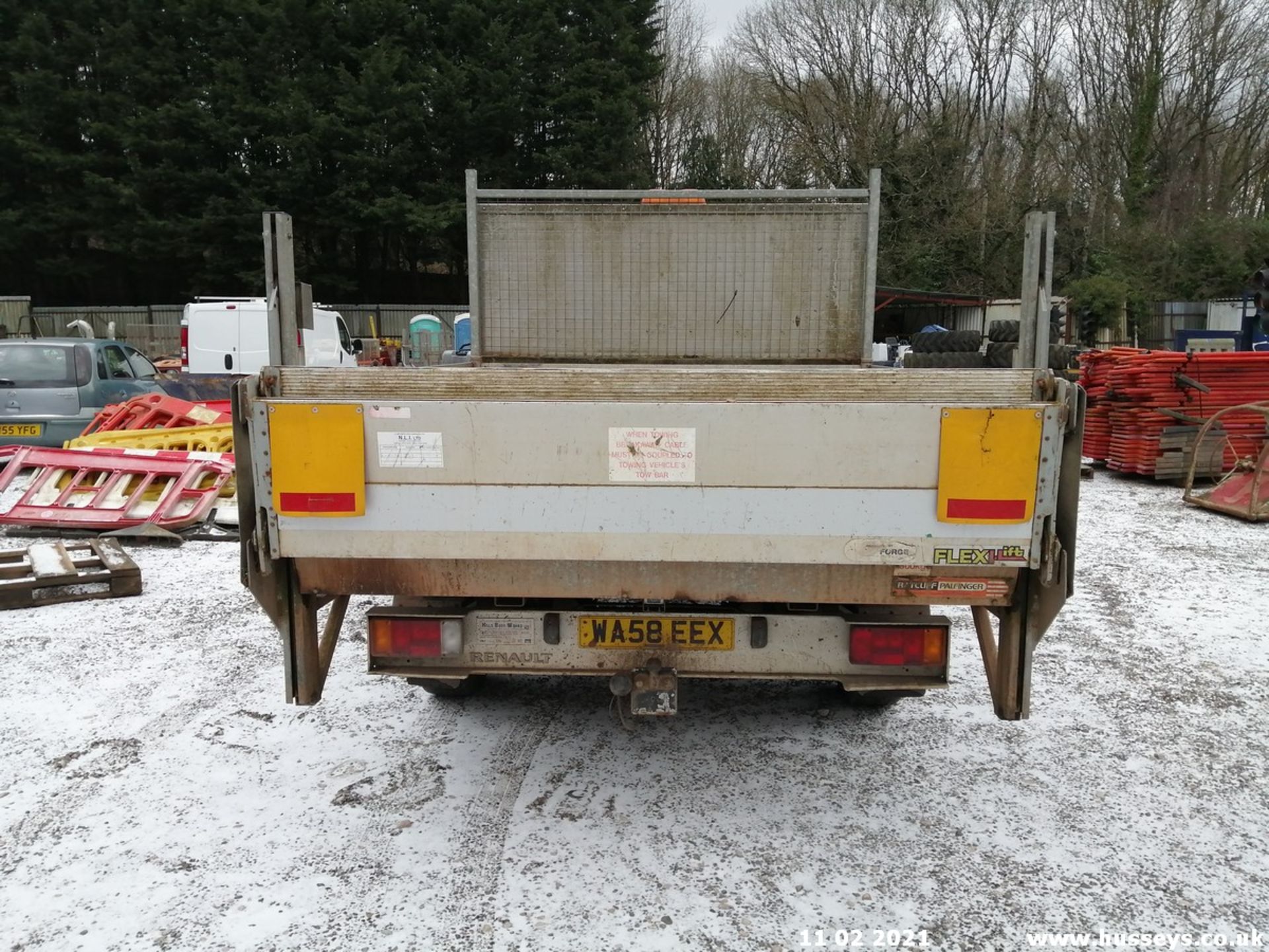 08/58 RENAULT MASTER ML35 DCI 100 - 2464cc 2dr Tipper (White, 48k) - Image 4 of 11