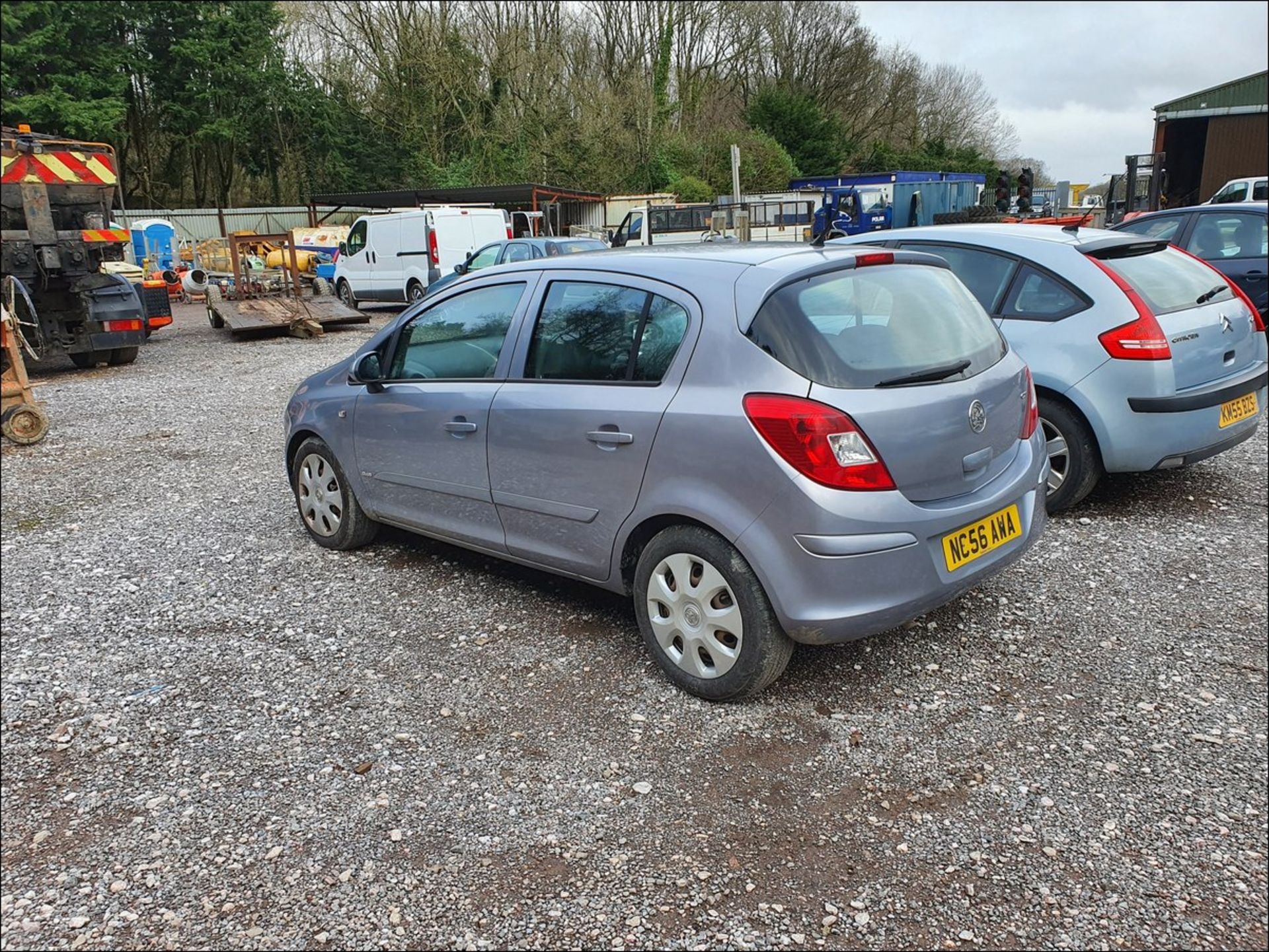 06/56 VAUXHALL CORSA CLUB - 1248cc 5dr Hatchback (Silver, 98k) - Image 6 of 14