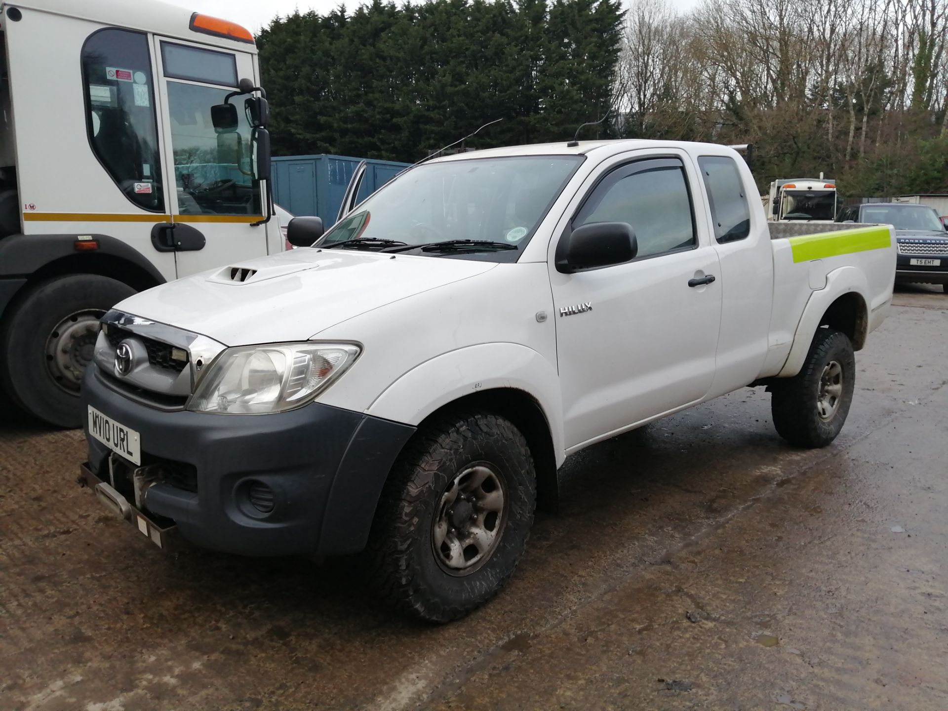 10/10 TOYOTA HILUX HL2 D-4D 4X4 ECB - 2494cc 2dr Pickup (White, 153k)