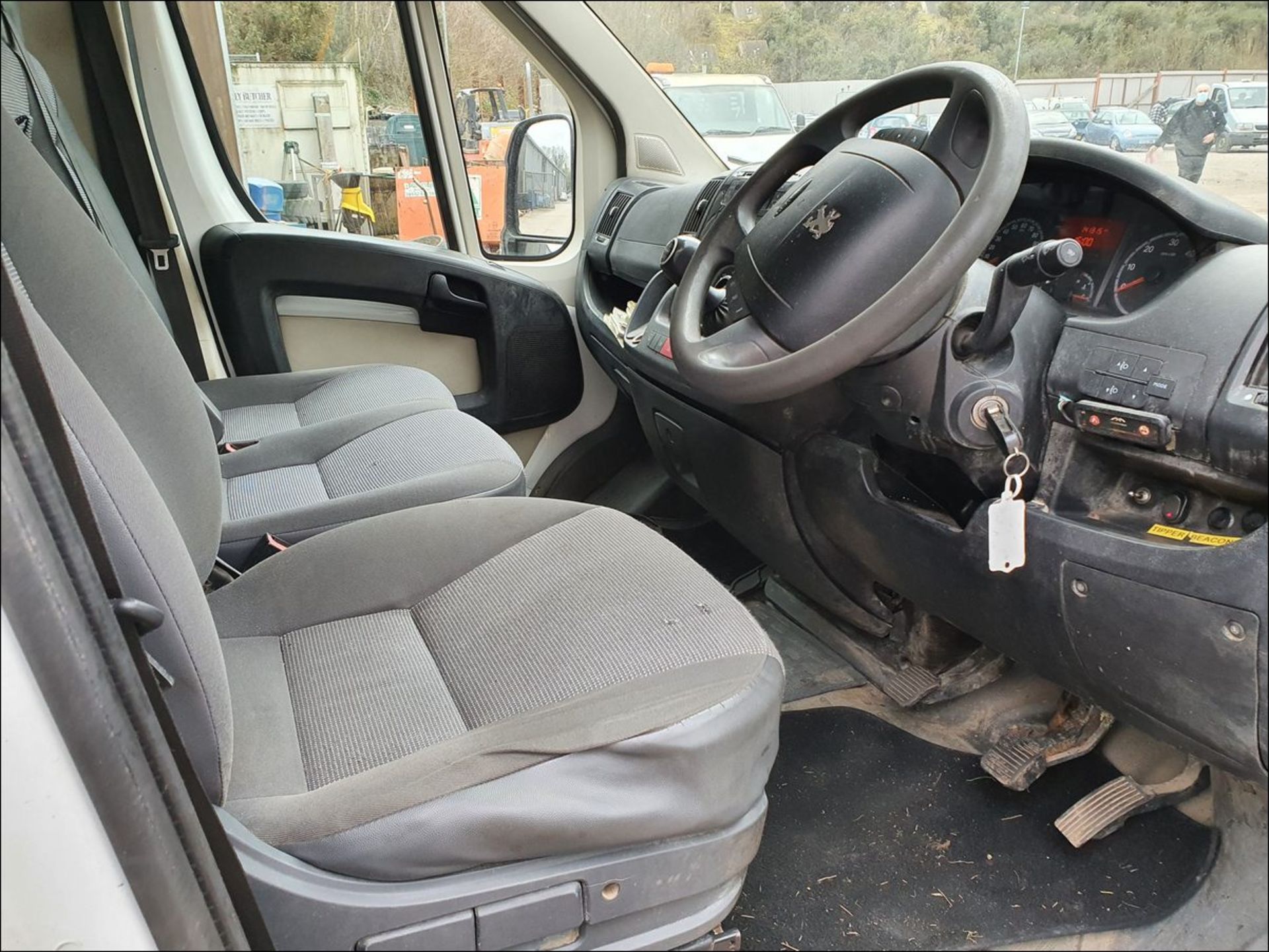 12/12 PEUGEOT BOXER 335 L2S HDI - 2198cc 2dr Tipper (White, 141k) - Image 7 of 11