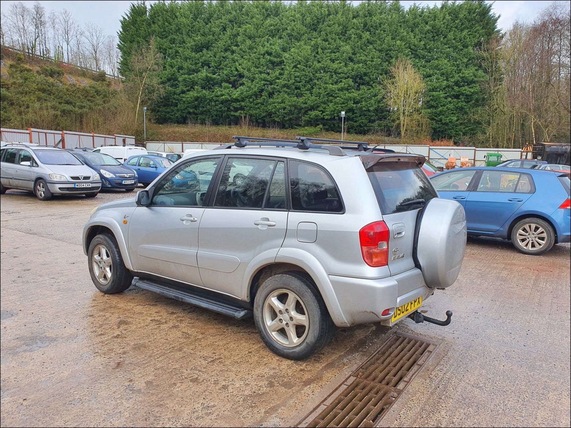 02/02 TOYOTA RAV4 VX VVTI AUTO - 1998cc 5dr Estate (Silver, 74k) - Image 6 of 13