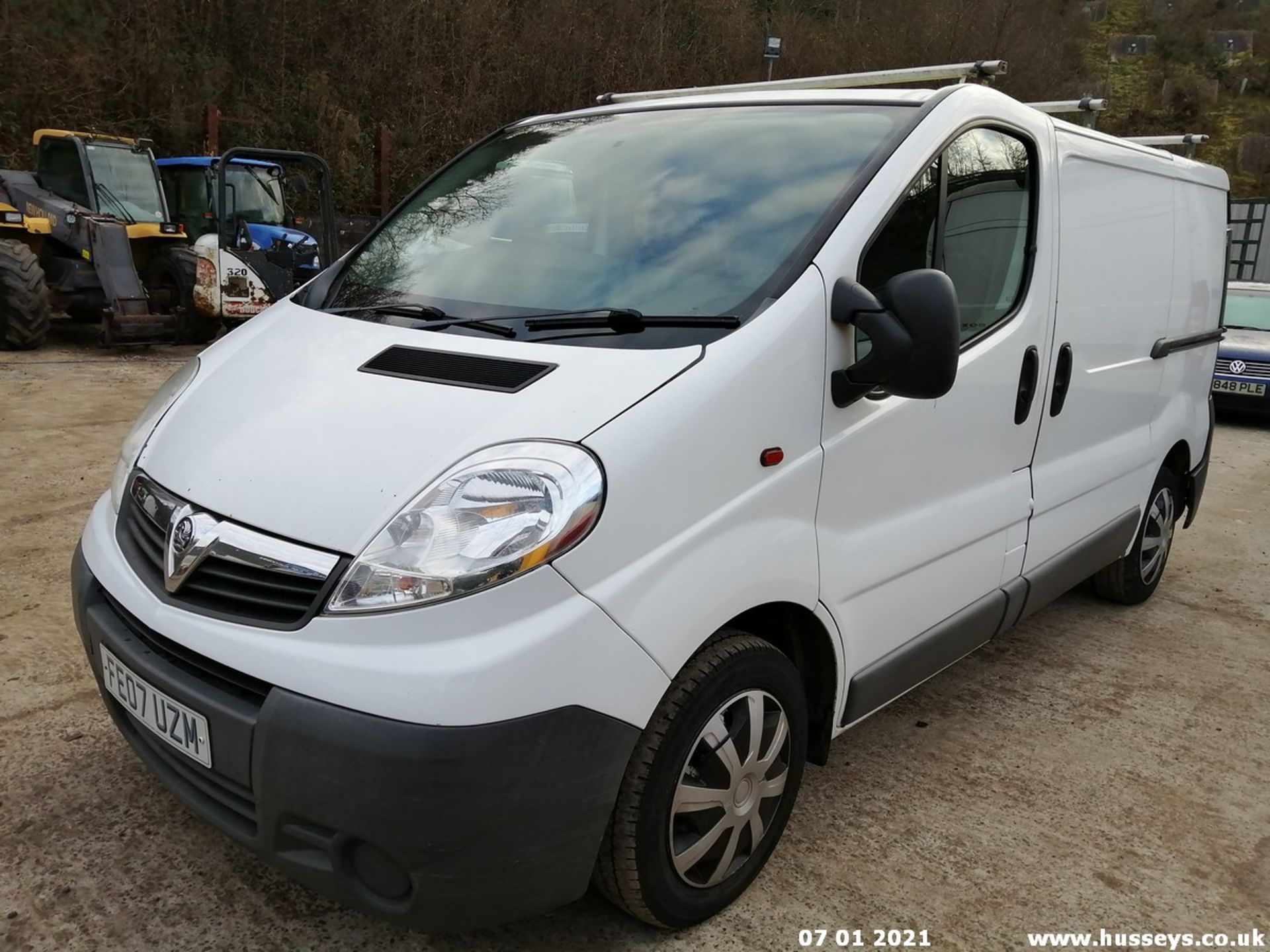 07/07 VAUXHALL VIVARO 2700 CDTI SWB - 1995cc 5dr Van (White, 267k)