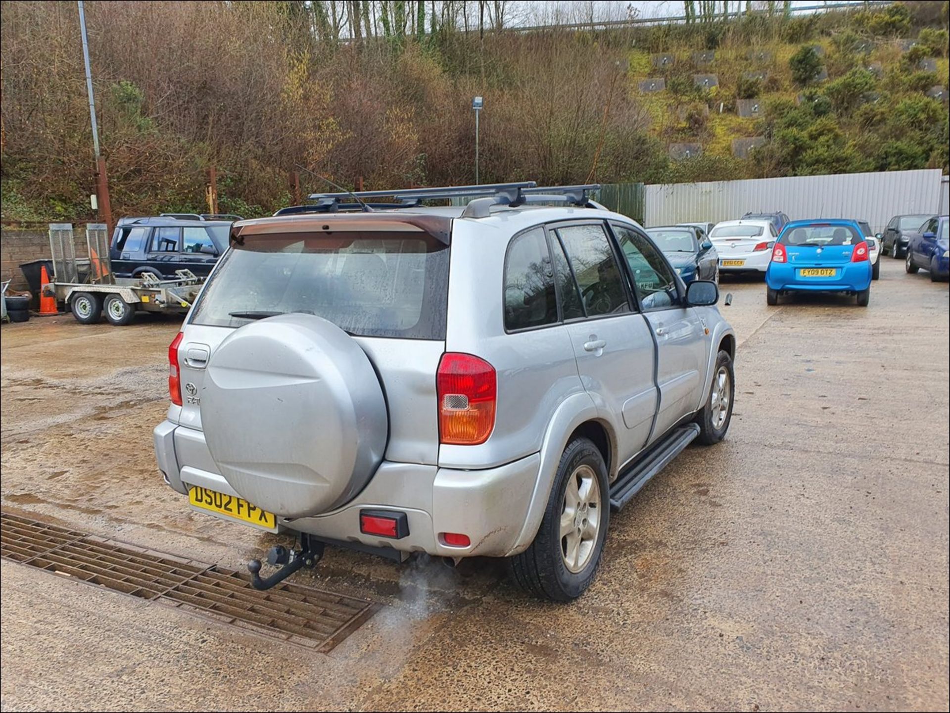 02/02 TOYOTA RAV4 VX VVTI AUTO - 1998cc 5dr Estate (Silver, 74k) - Image 8 of 13