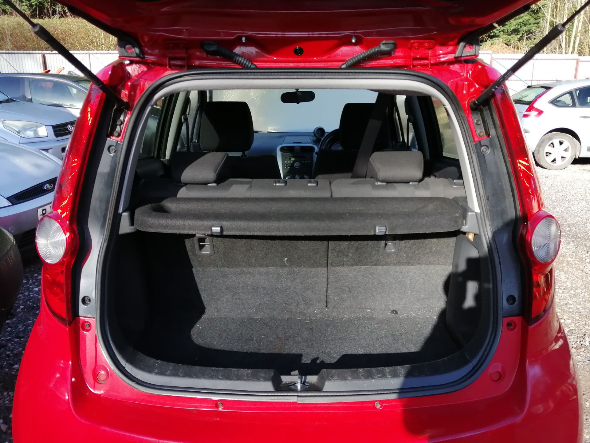 10/10 VAUXHALL AGILA DESIGN - 1242cc 5dr Hatchback (Red, 73k) - Image 7 of 10