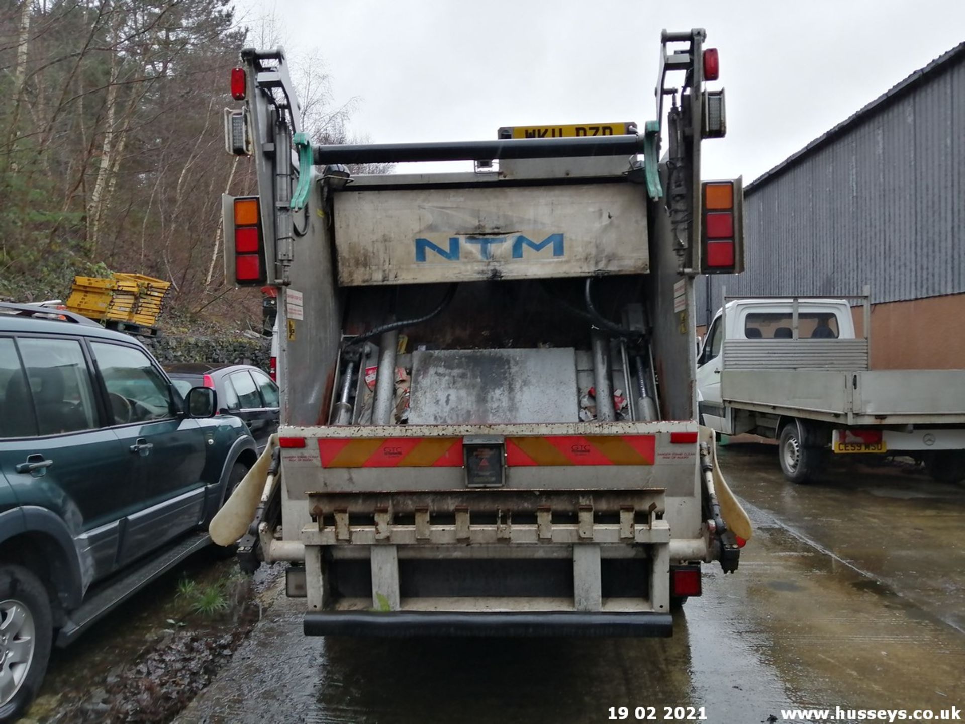 11/11 ISUZU TRUCKS FORWARD N75.190 AUTO - 5193cc 2dr (White, 101k) - Image 6 of 12